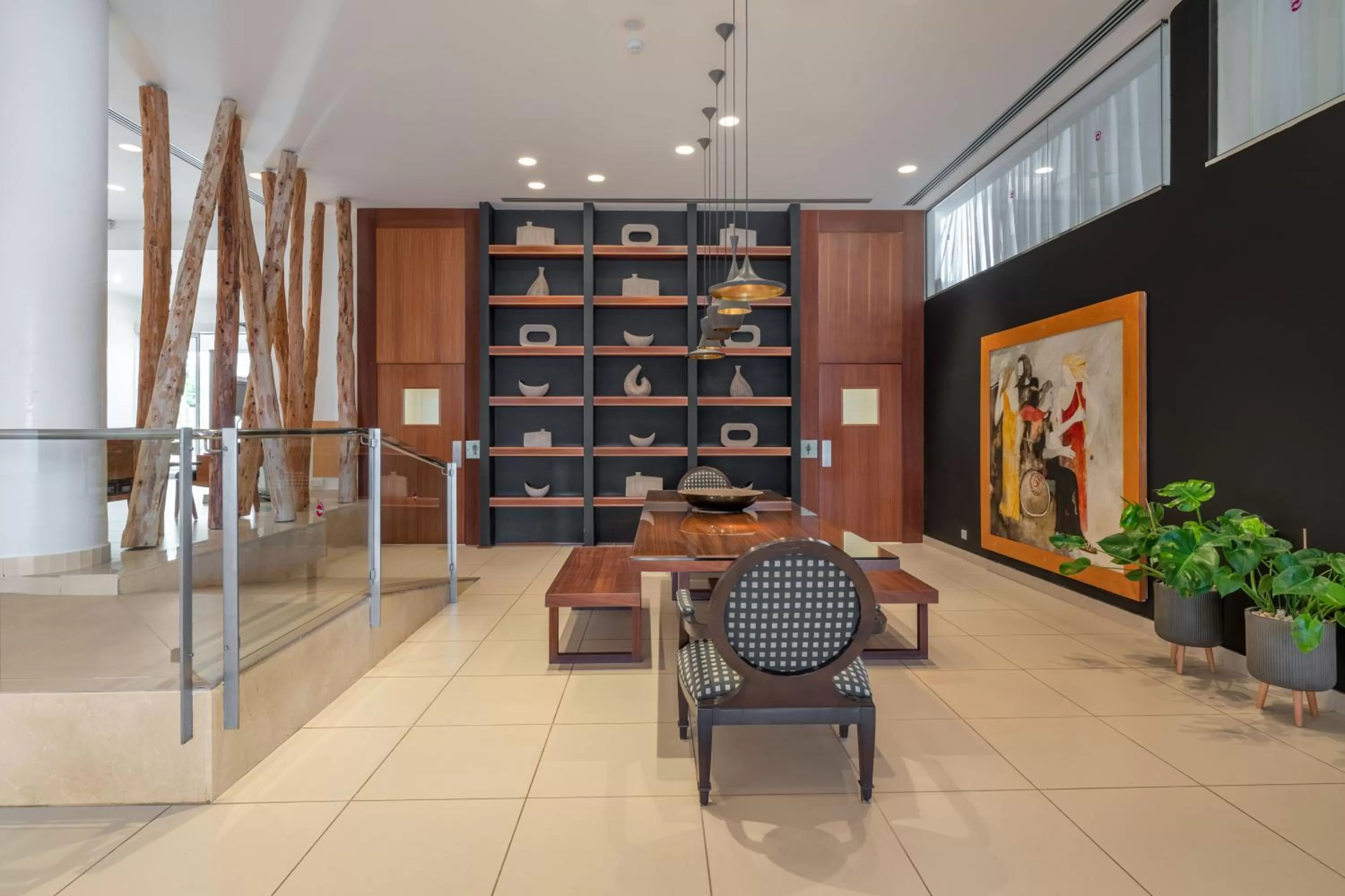 Communal lounge/ TV room in Napa Mermaid Hotel & Suites