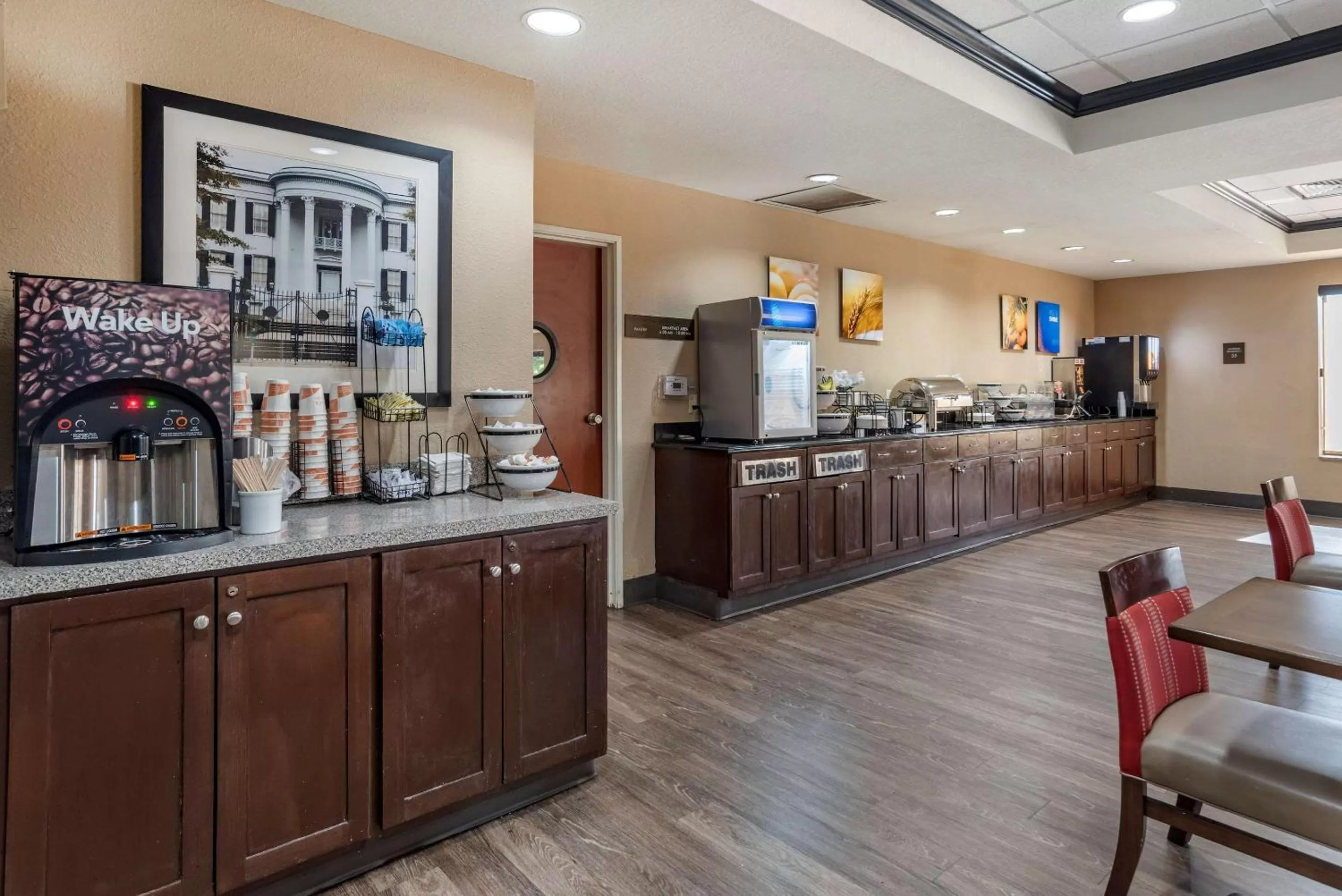 Restaurant/places to eat in Comfort Inn & Suites Clinton - Jackson West