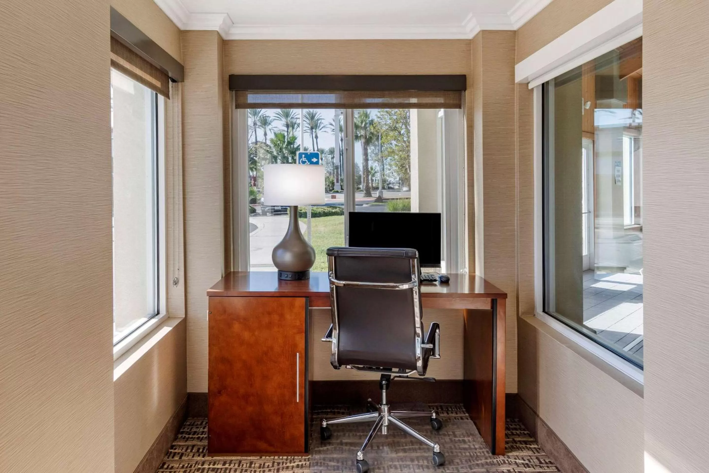 Business facilities in Comfort Inn Fontana