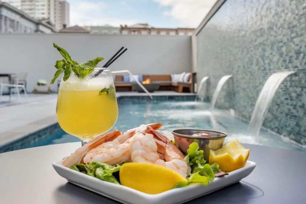 Restaurant/places to eat in ONE11 Hotel