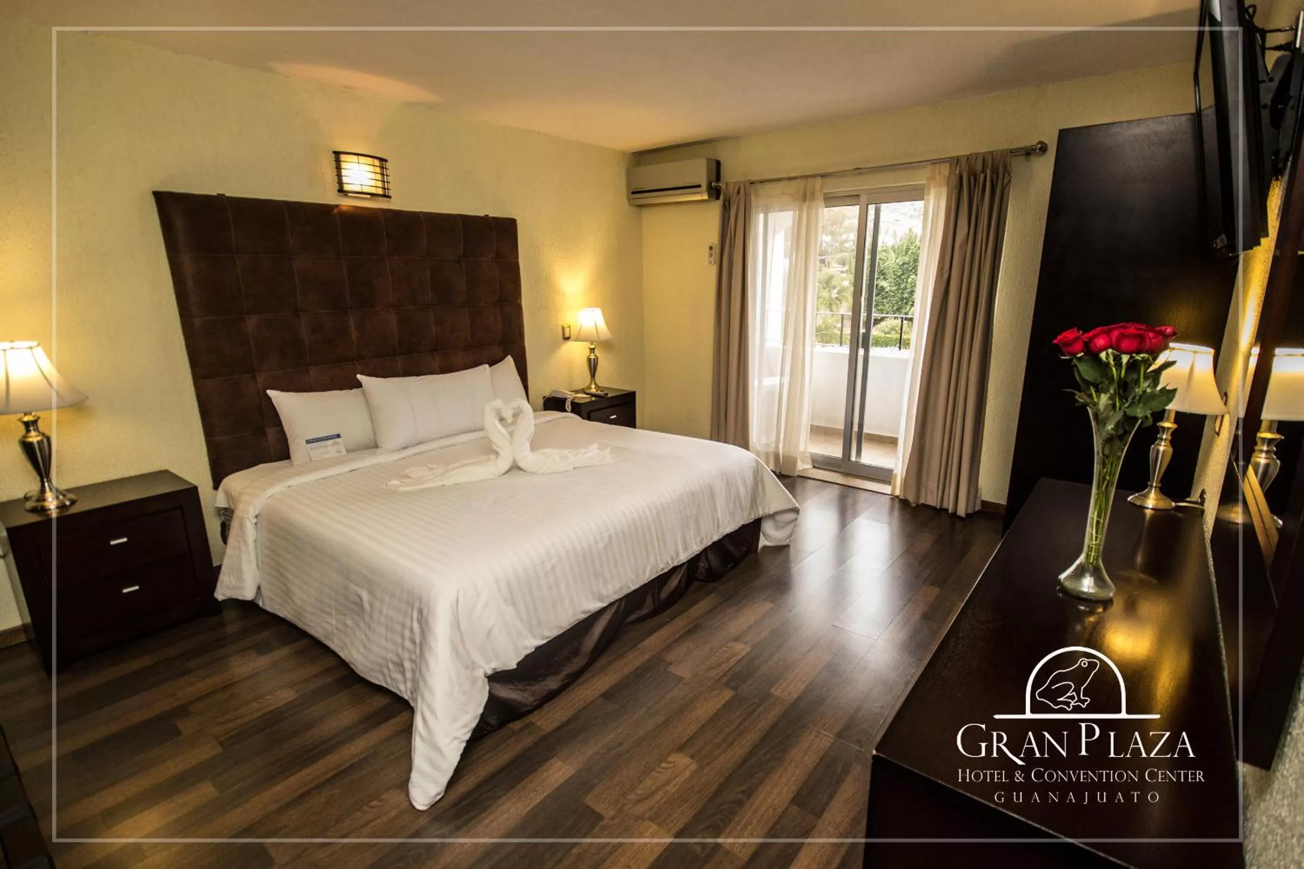 Bed in Hotel Gran Plaza & Convention Center