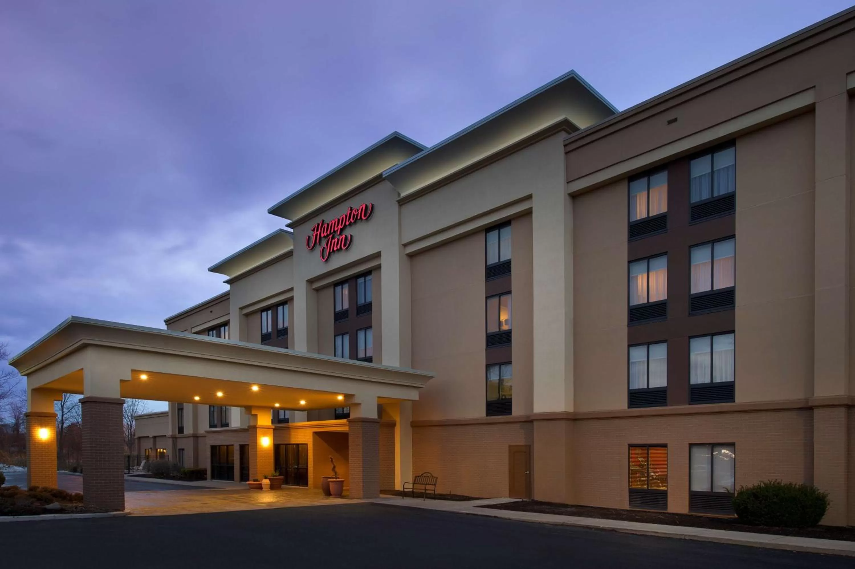 Property building in Hampton Inn Rochester Greece