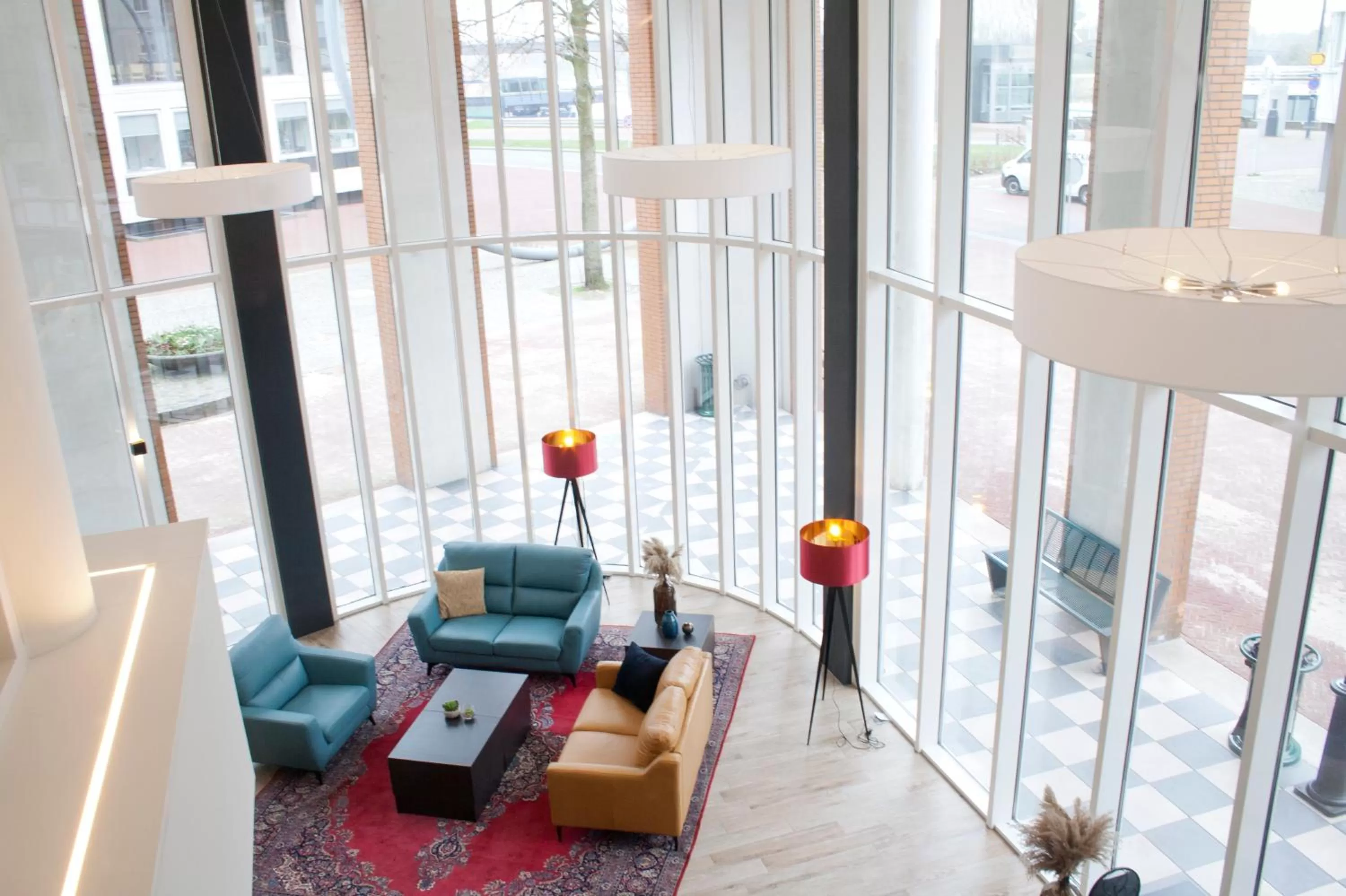 Communal lounge/ TV room in Bastion Hotel Arnhem