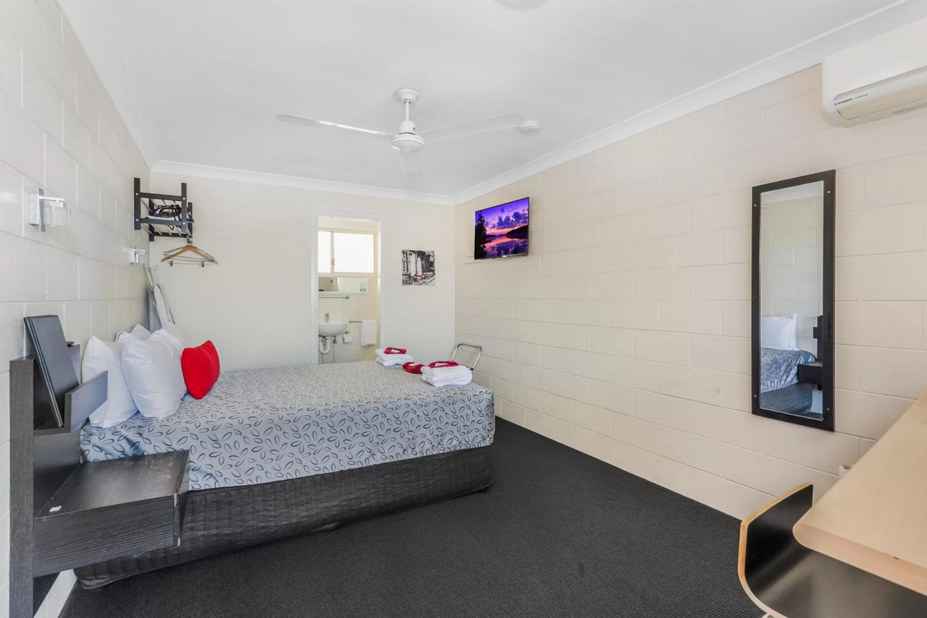 Bedroom, Bed in Citywalk Motor Inn