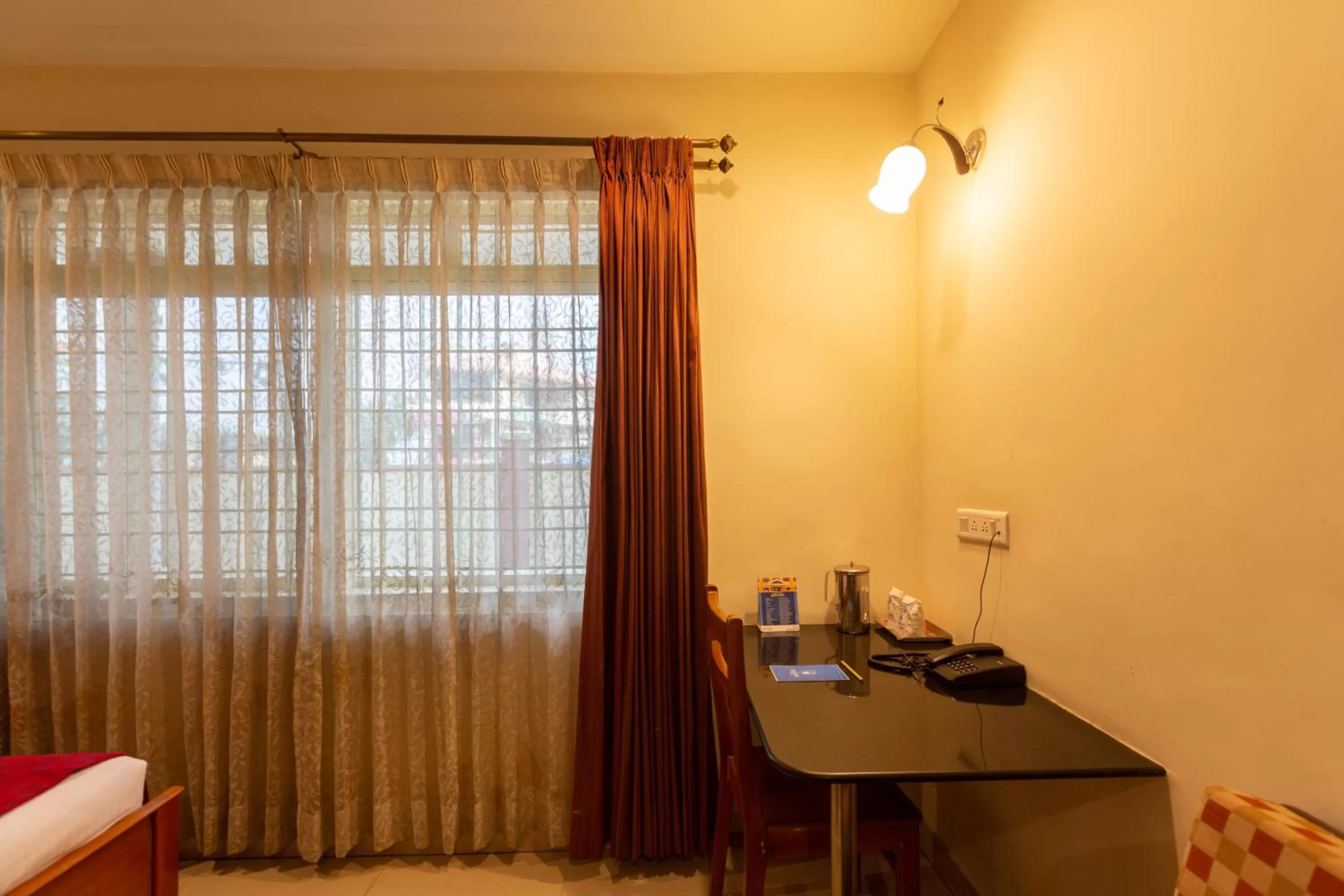 Bed in KSTDC Hotel Mayura Velapuri Belur