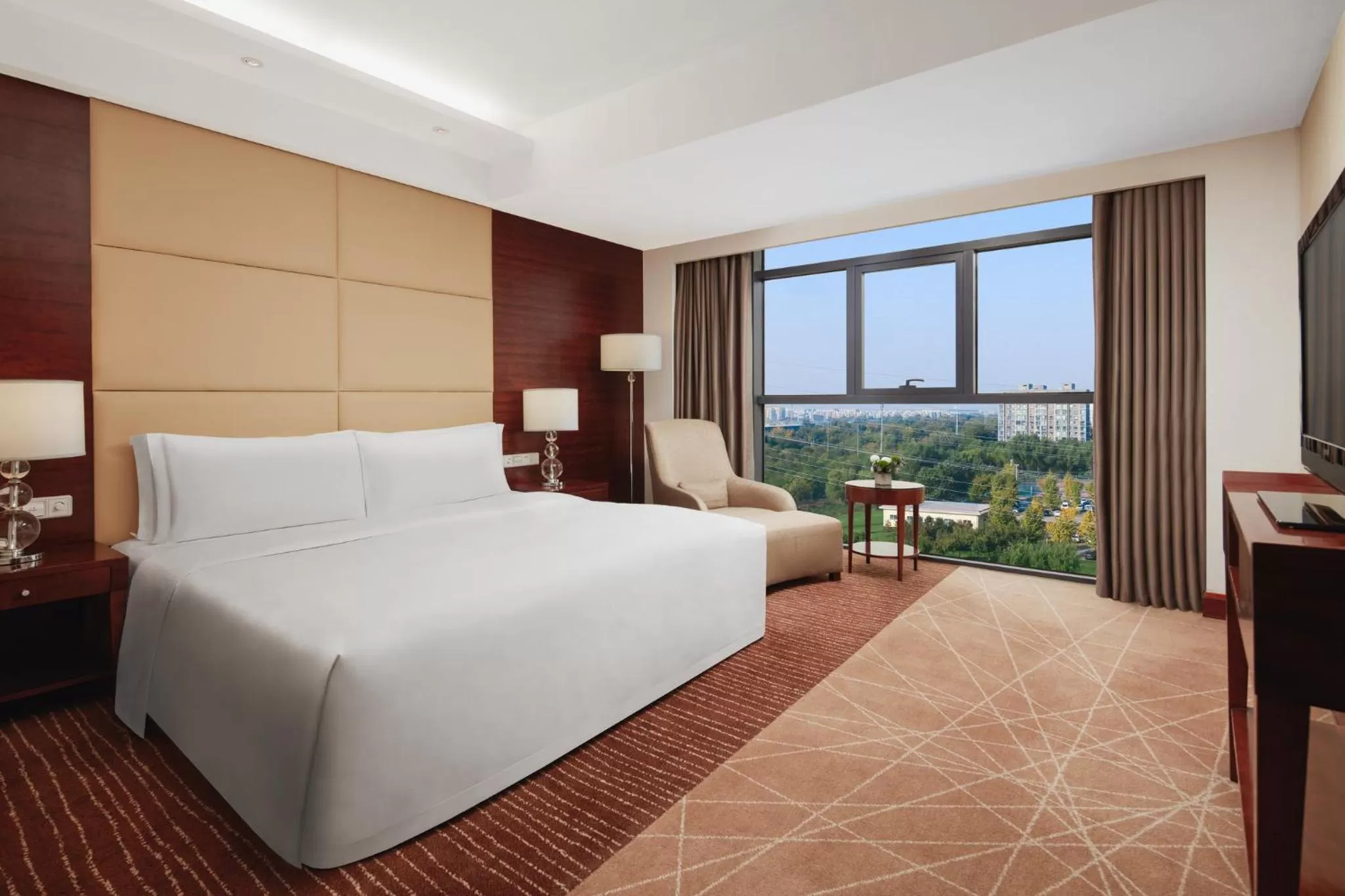 Photo of the whole room, Bed in Crowne Plaza Beijing International Airport by IHG