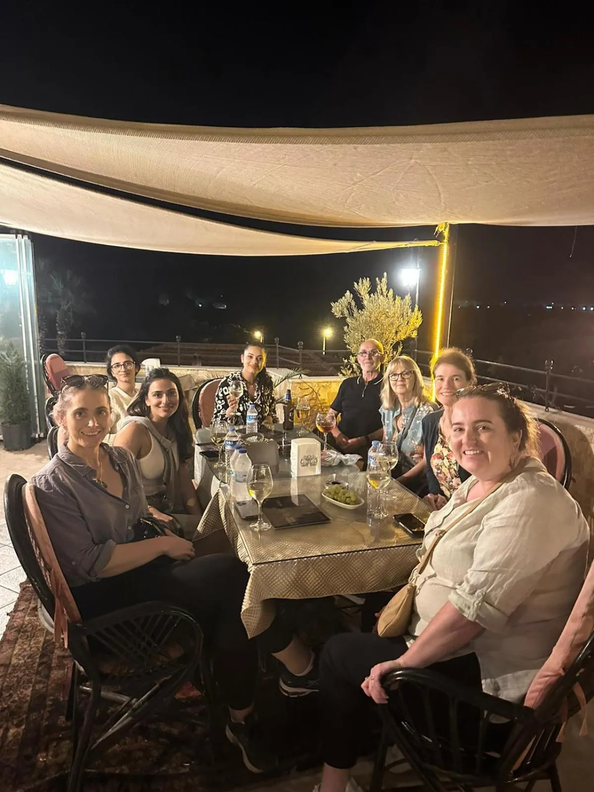 Restaurant/places to eat in Rebetika Hotel & bistro