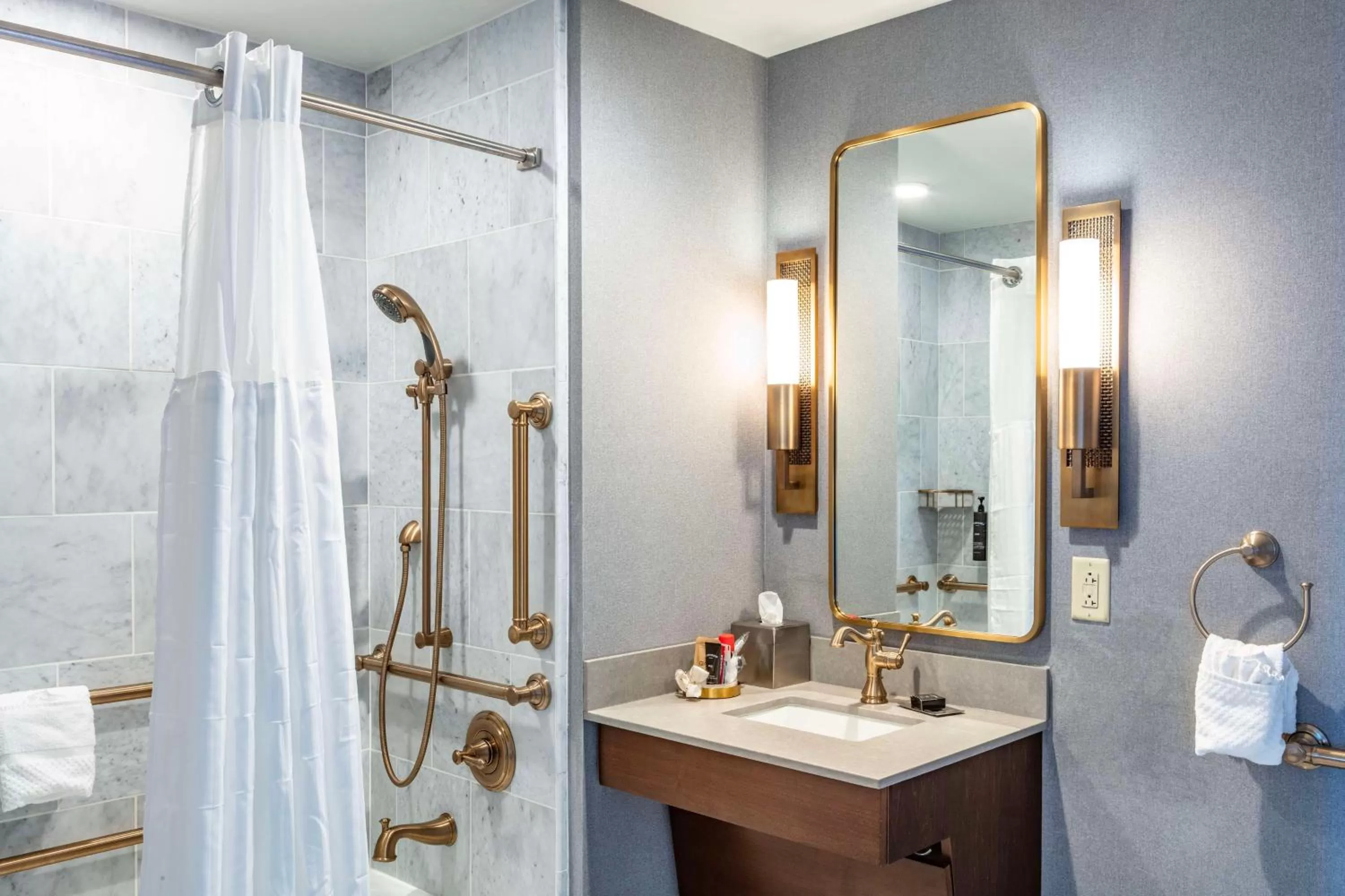 Bathroom in The Yorktowne Hotel, Tapestry Collection by Hilton