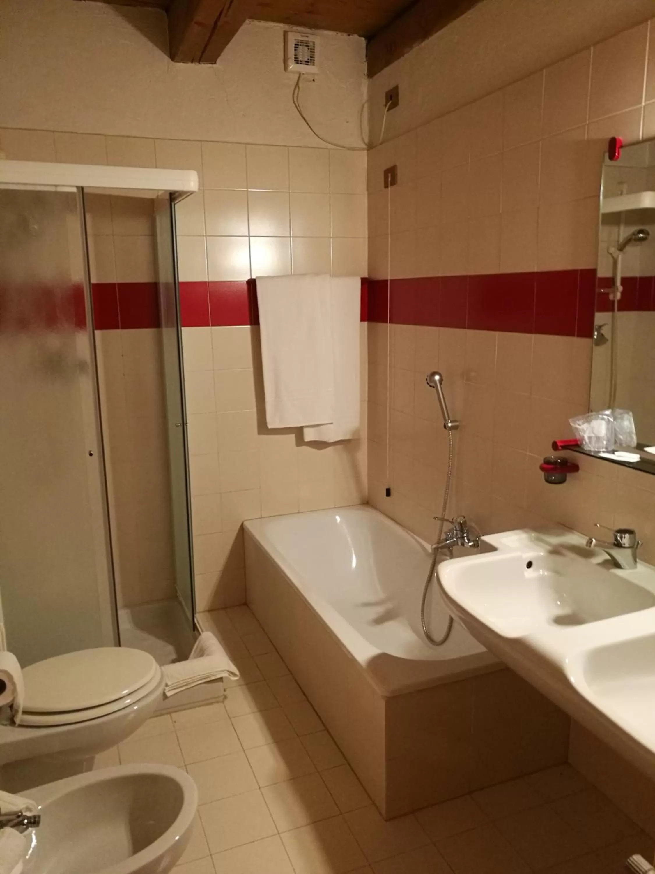 Bathroom in Costa degli Ulivi