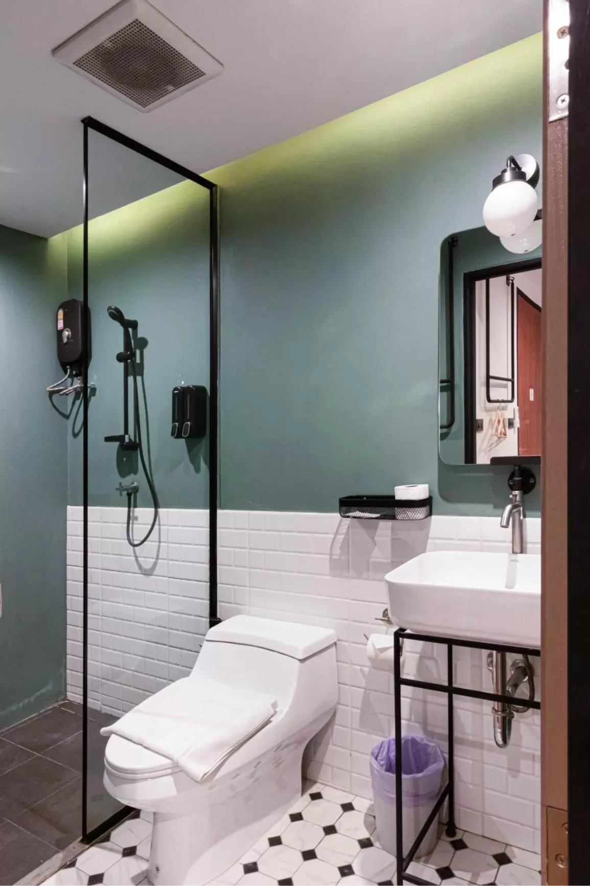 Shower, Bathroom in The Singha Hotel - Korat