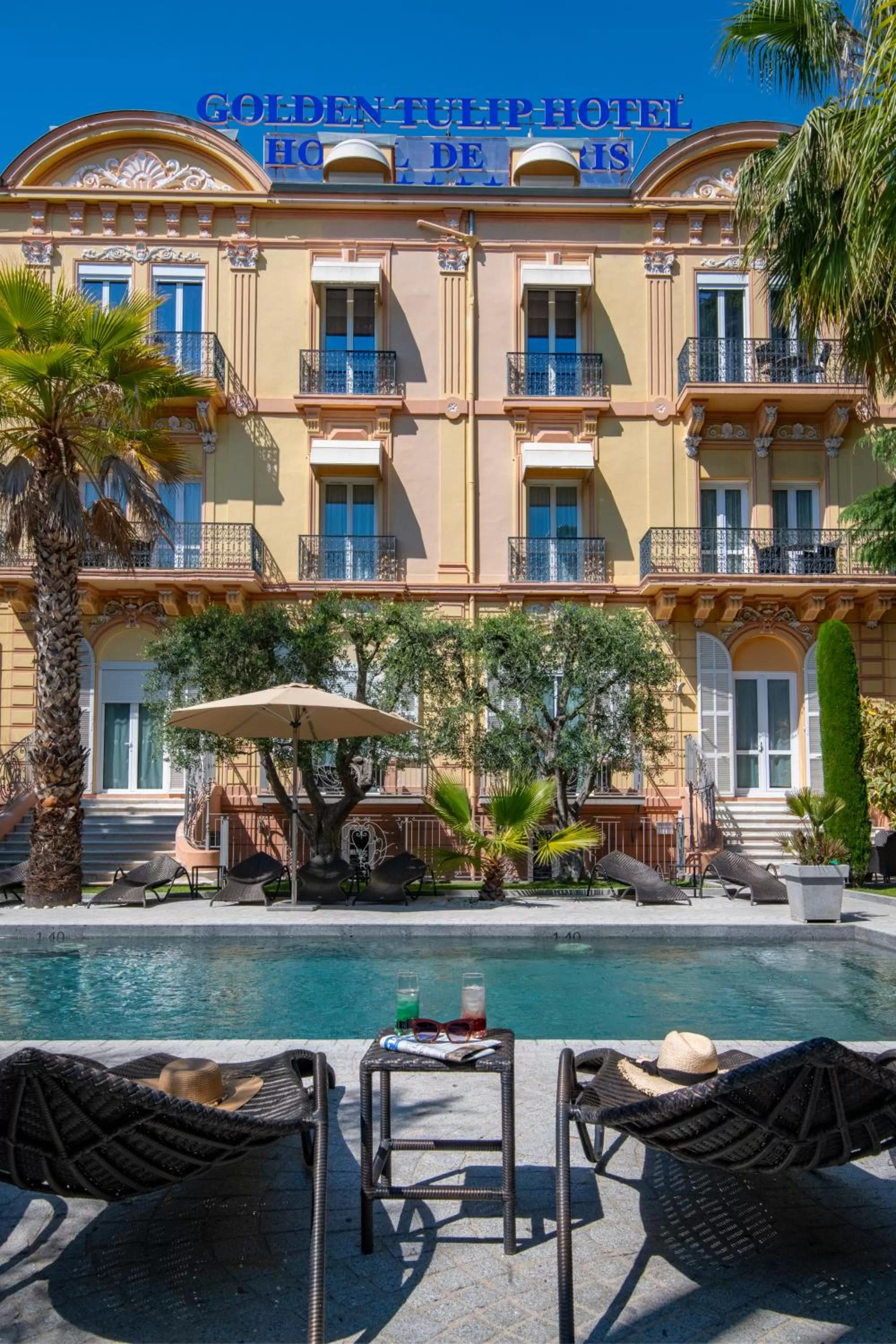 Property building in GOLDEN TULIP CANNES HOTEL de PARIS