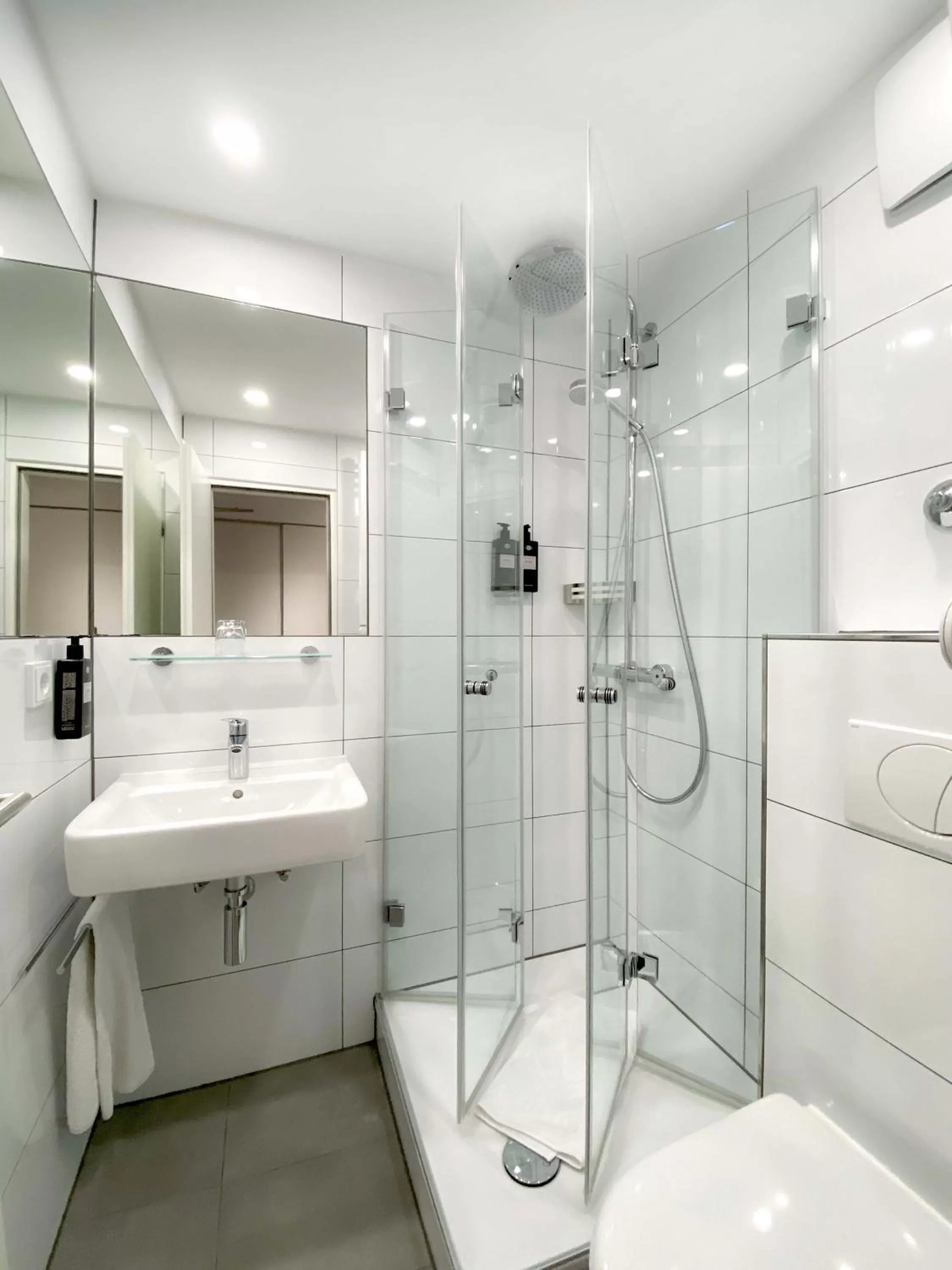 Bathroom in Downtown Vi Vadi Hotel