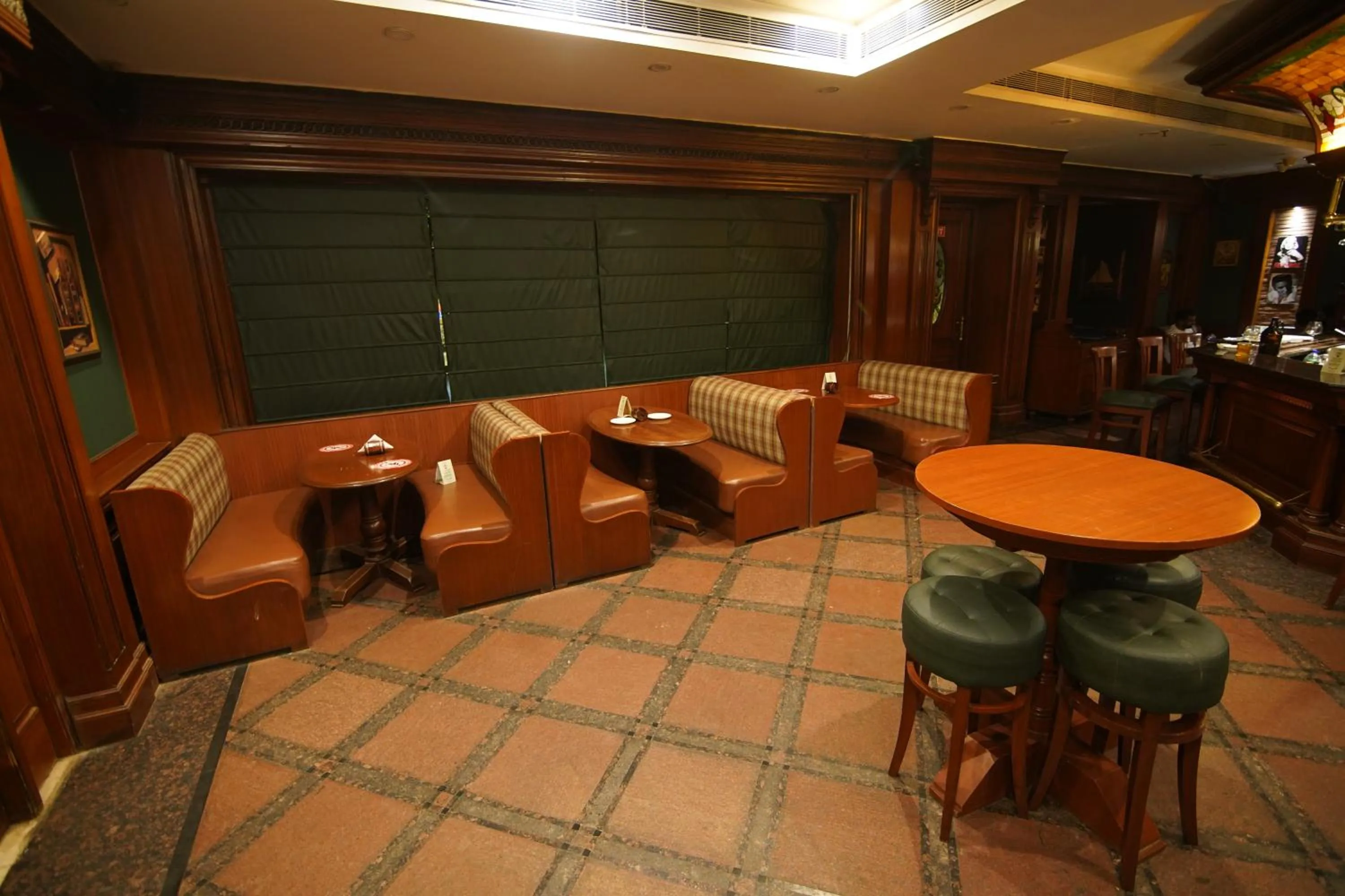 Restaurant/places to eat in Park Plaza Jodhpur