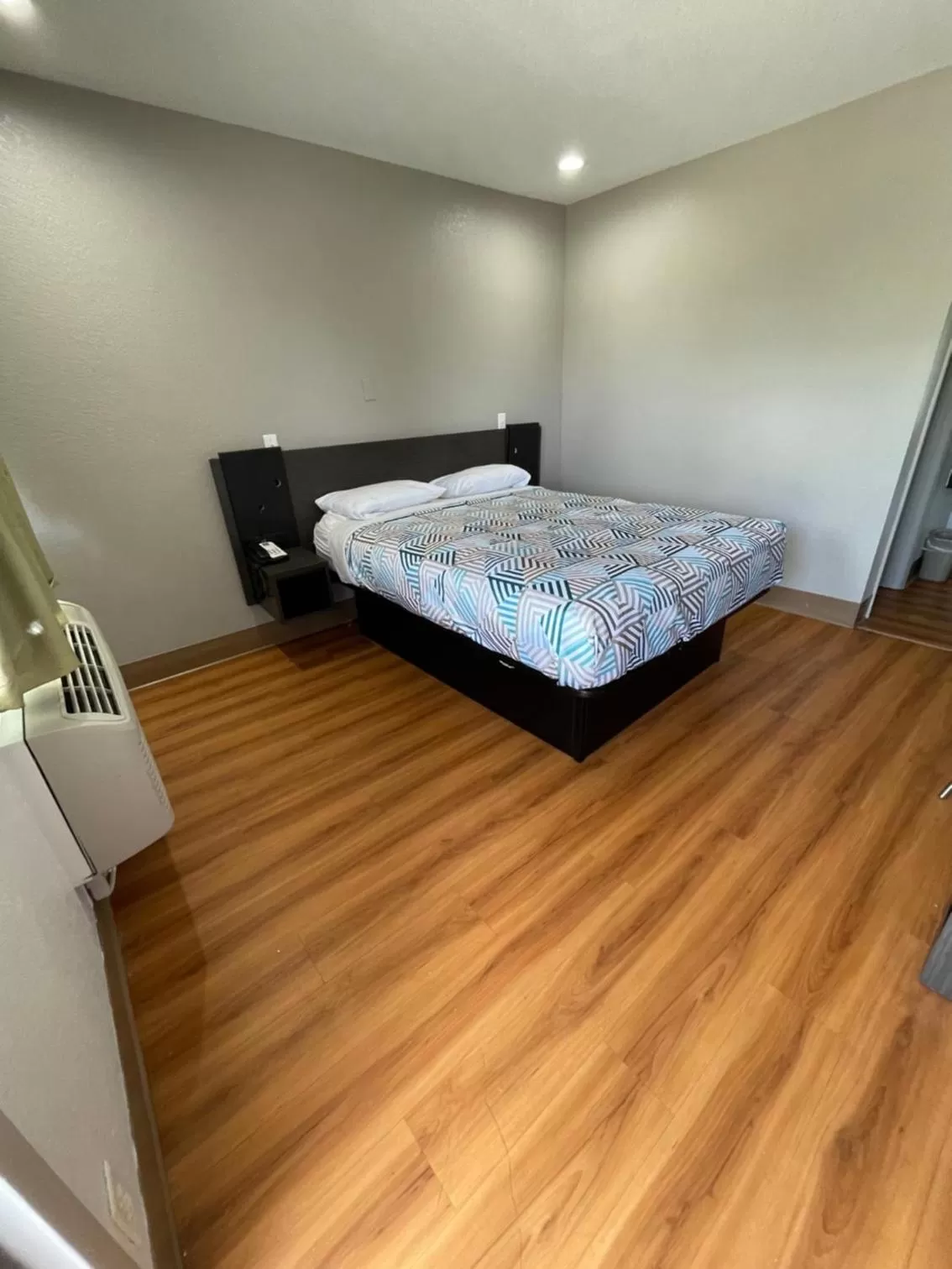 Bed in Motel 6-Port Allen, LA - Baton Rouge