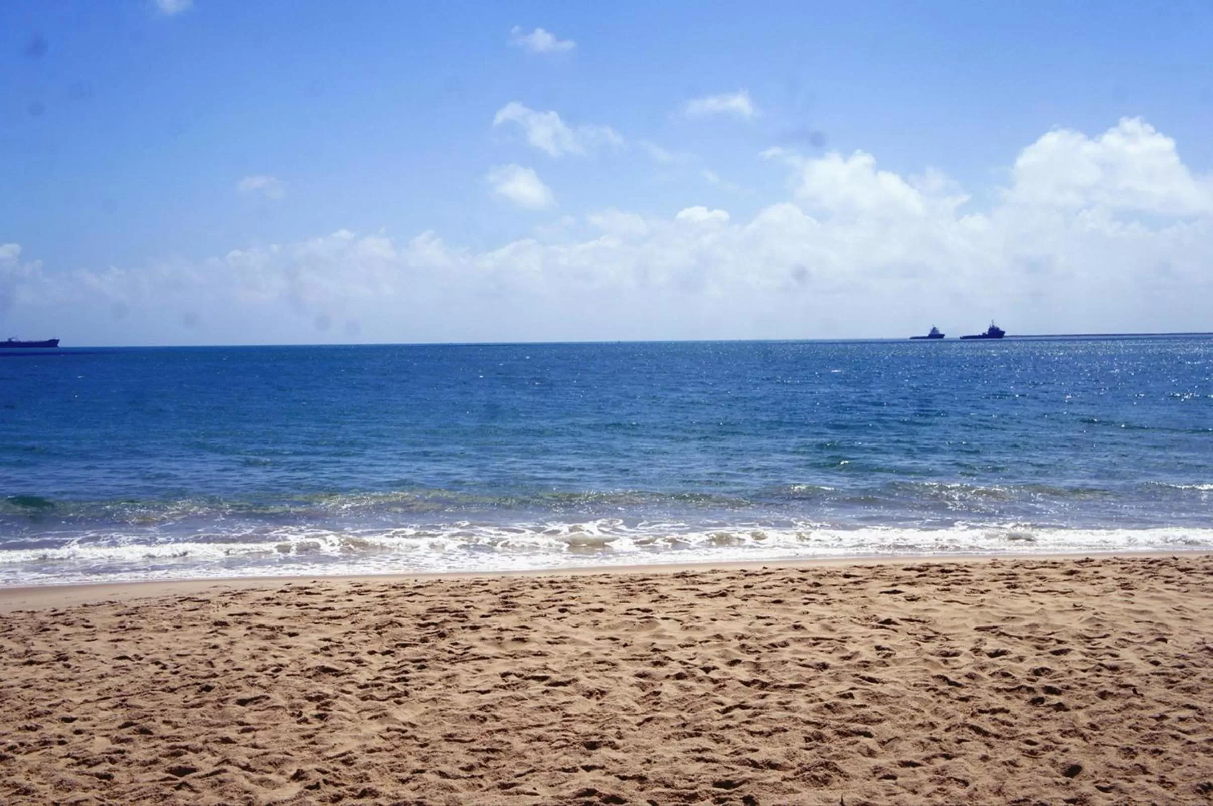 Beach in Nalu Beach Hotel pousada