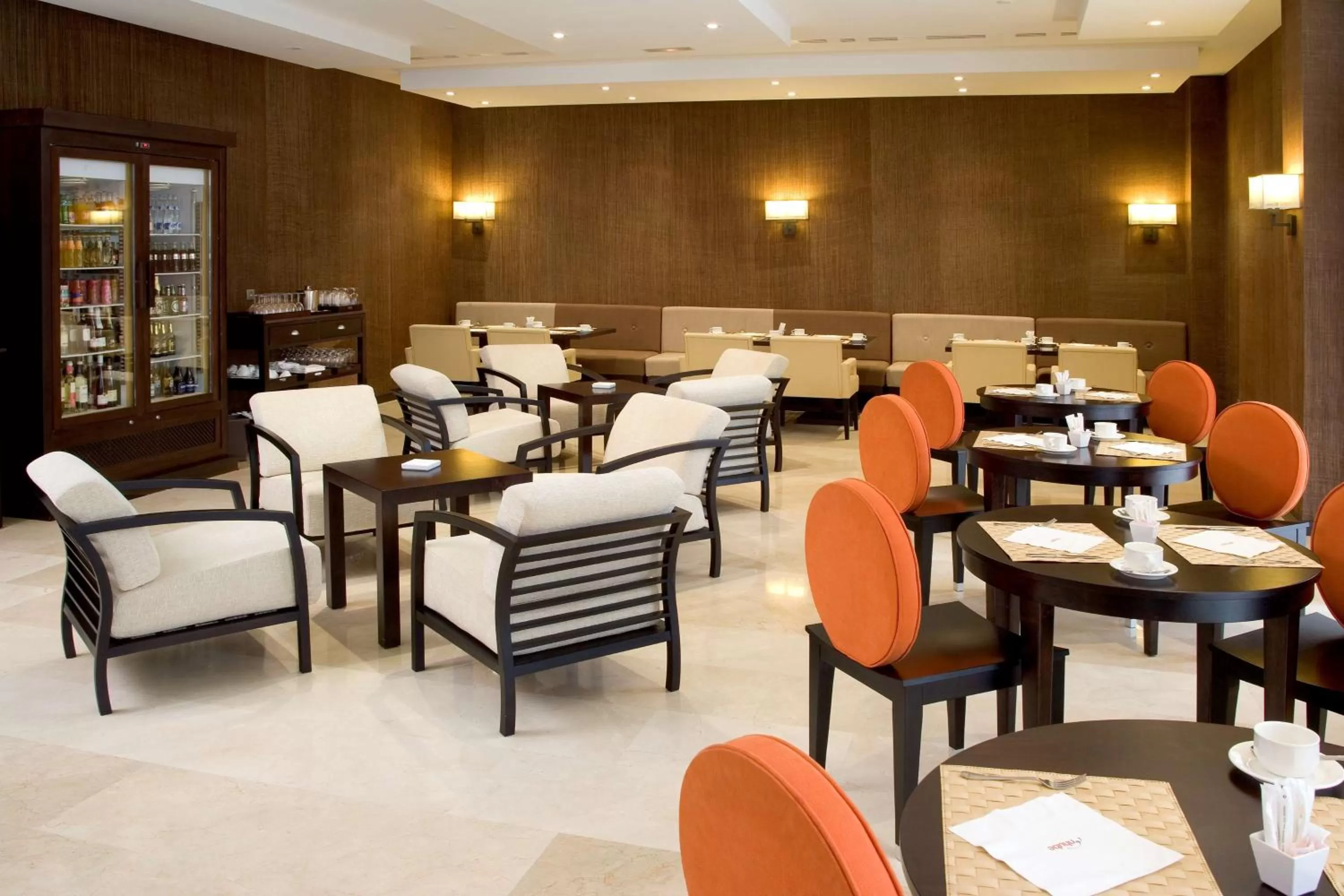 Restaurant/places to eat in NH Valladolid Bálago