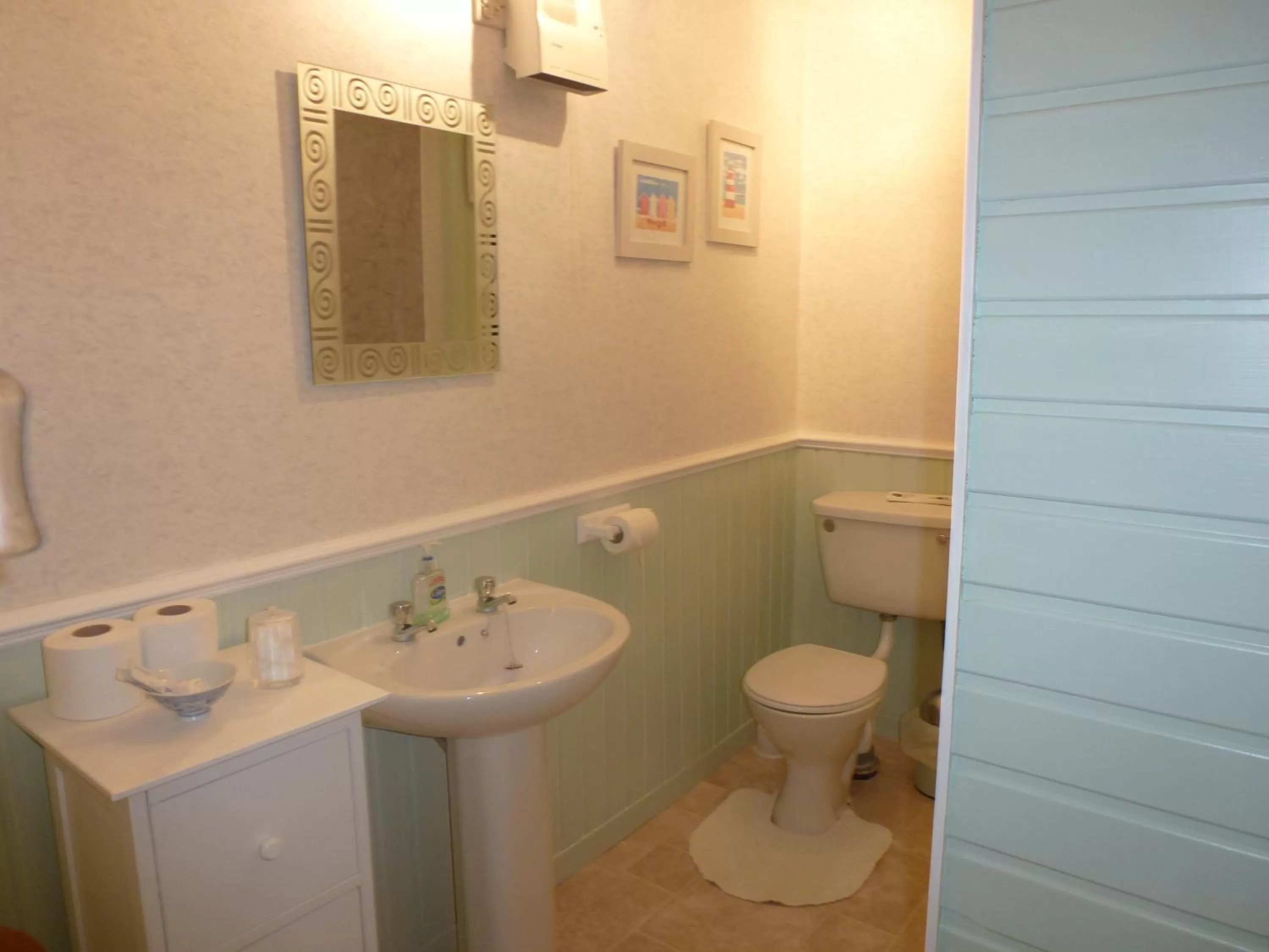 Bathroom in Don Muir Guesthouse