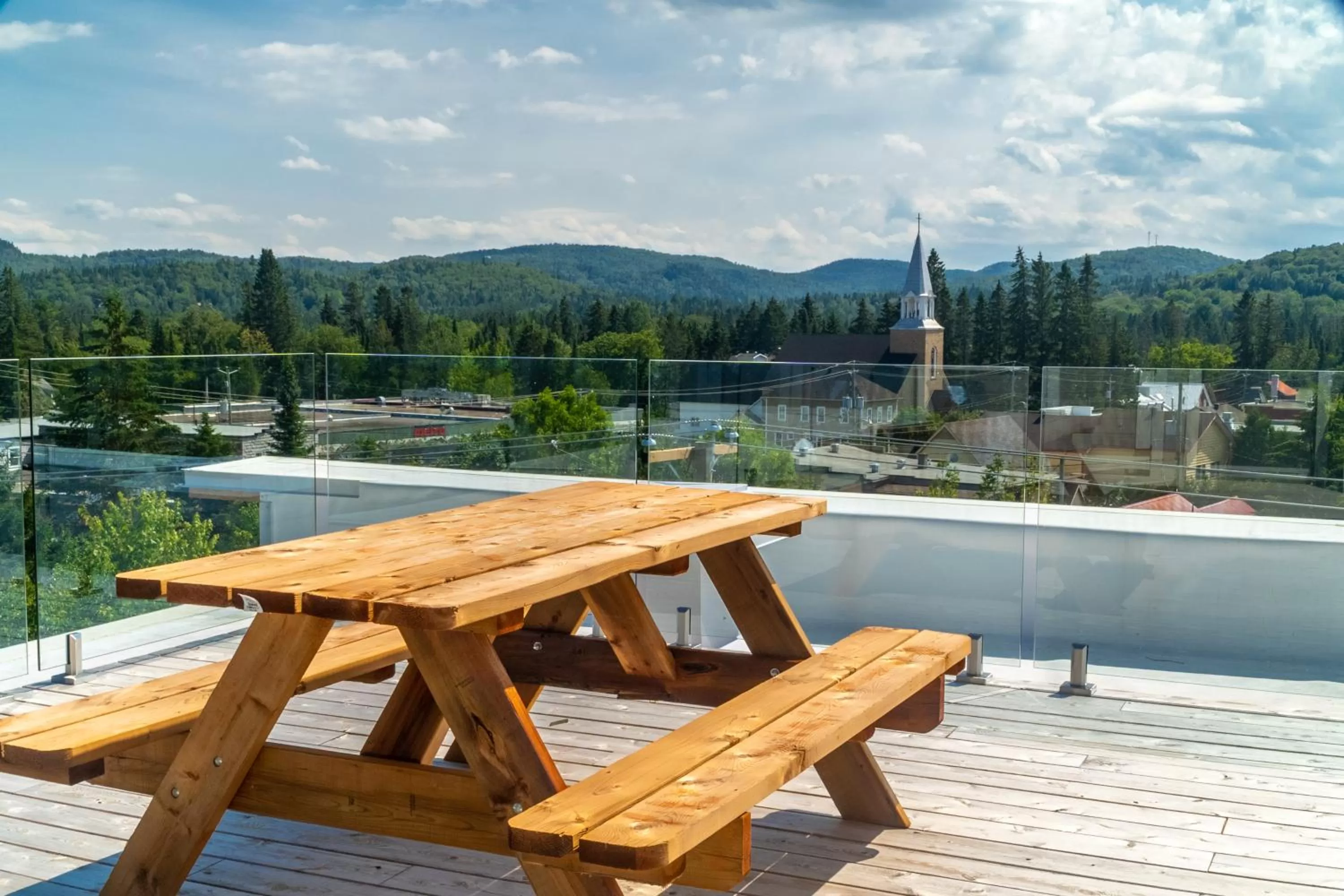 Balcony/Terrace in Hôtel Val-David - Appartements de la Gare
