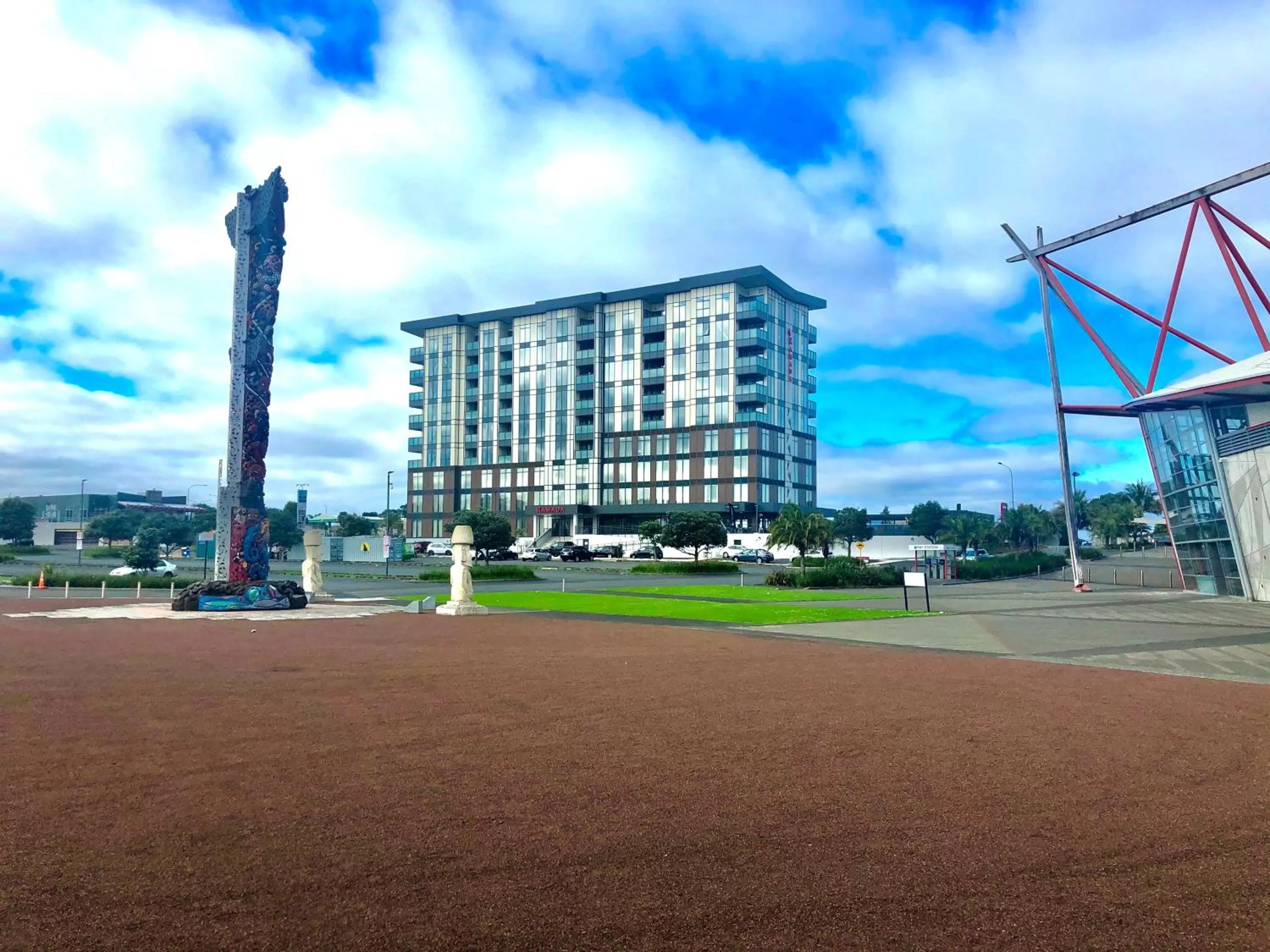 Property building in Ramada Suites by Wyndham Auckland Manukau Pacfic Centre