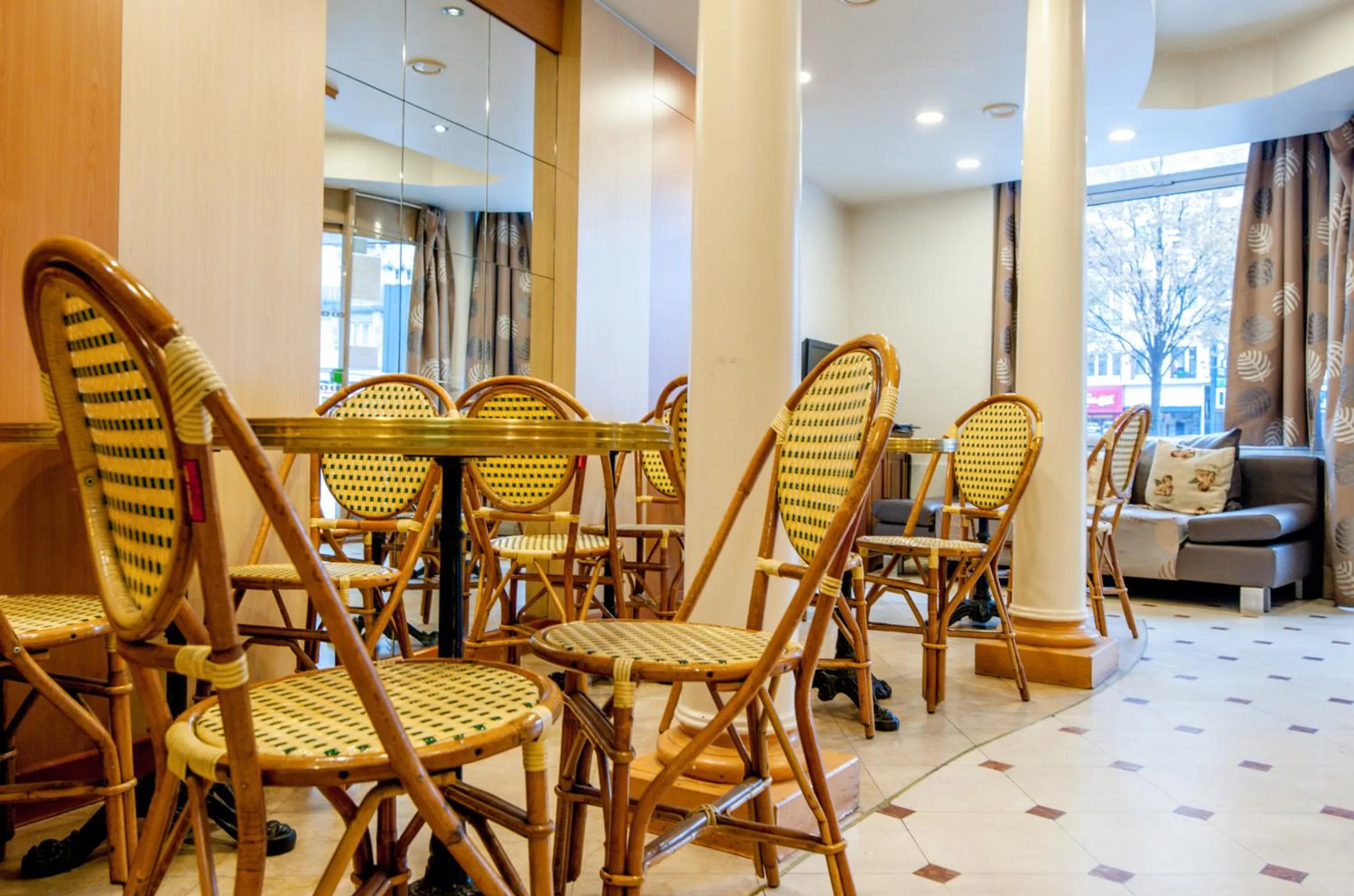 Restaurant/places to eat in Grand Hôtel du Bel Air