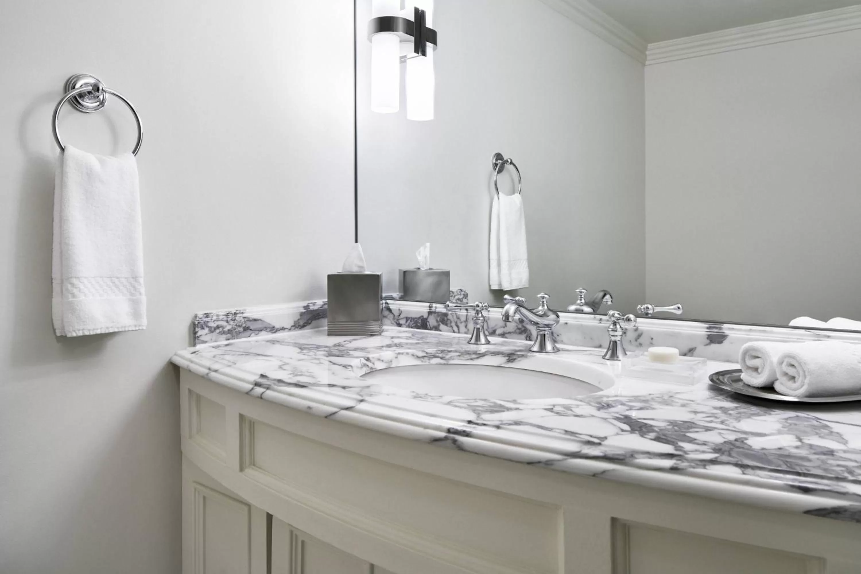 Bedroom in The Ritz Carlton, Pentagon City