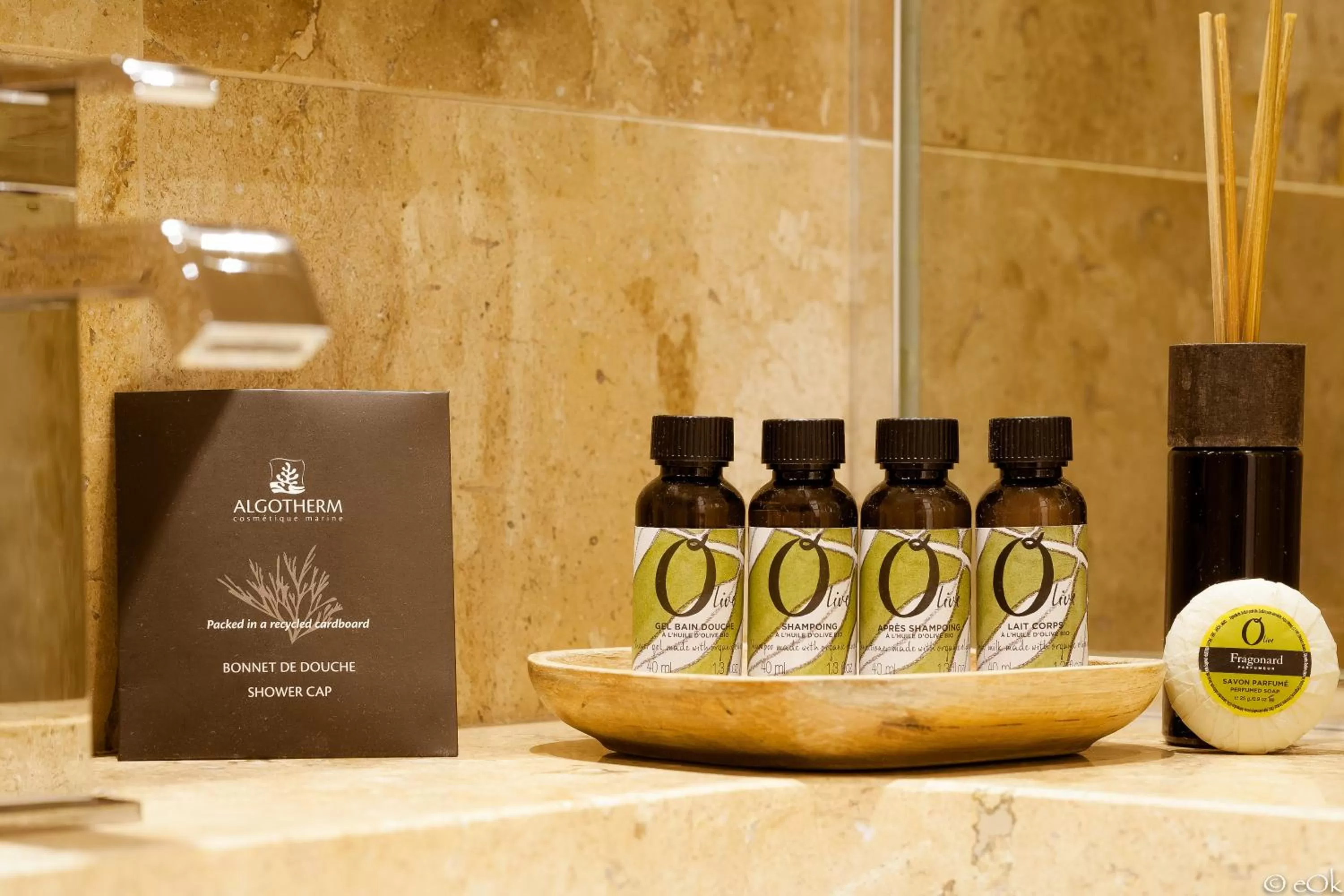 Bathroom in B Montmartre