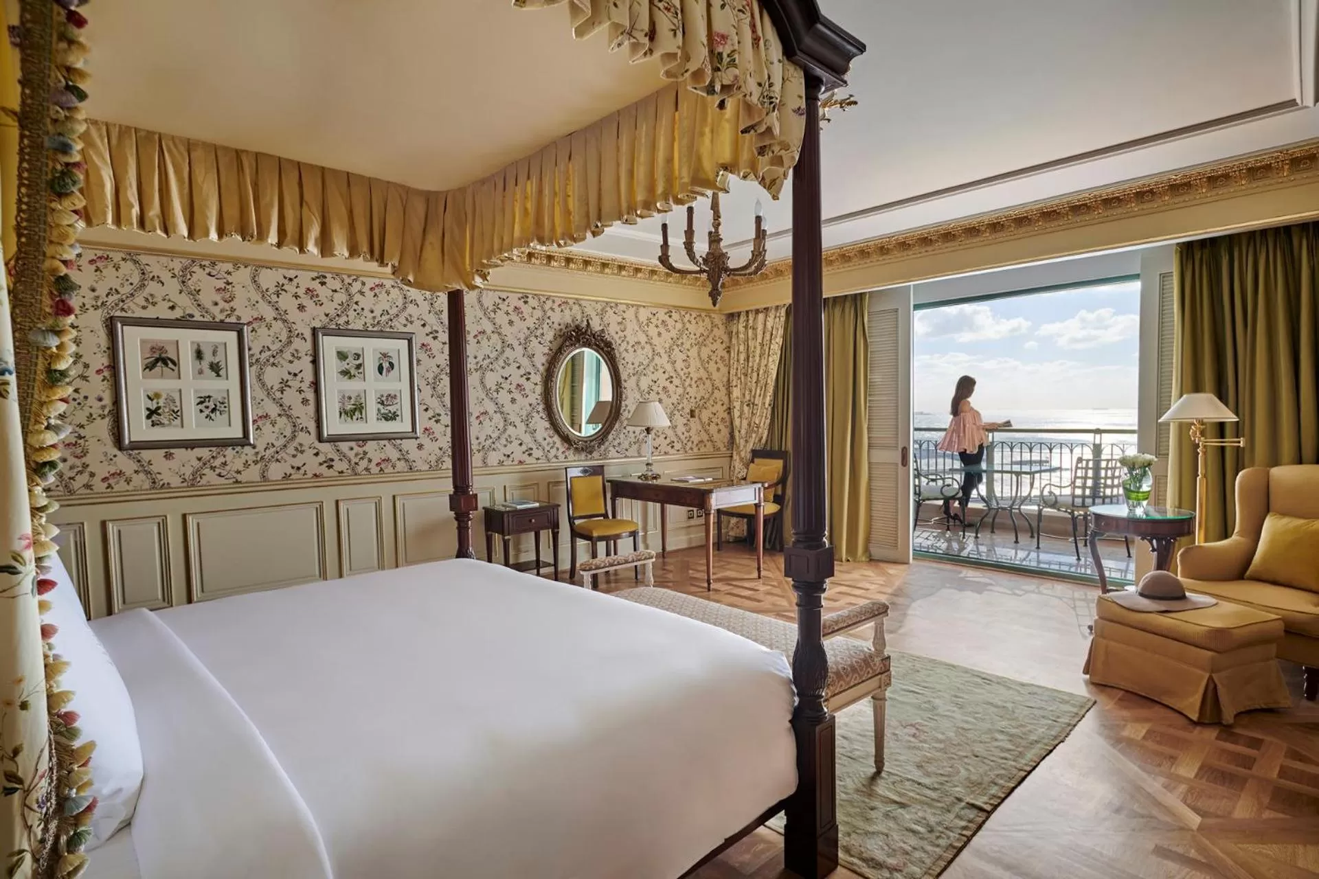 Bedroom, Bed in Four Seasons Hotel Alexandria At San Stefano