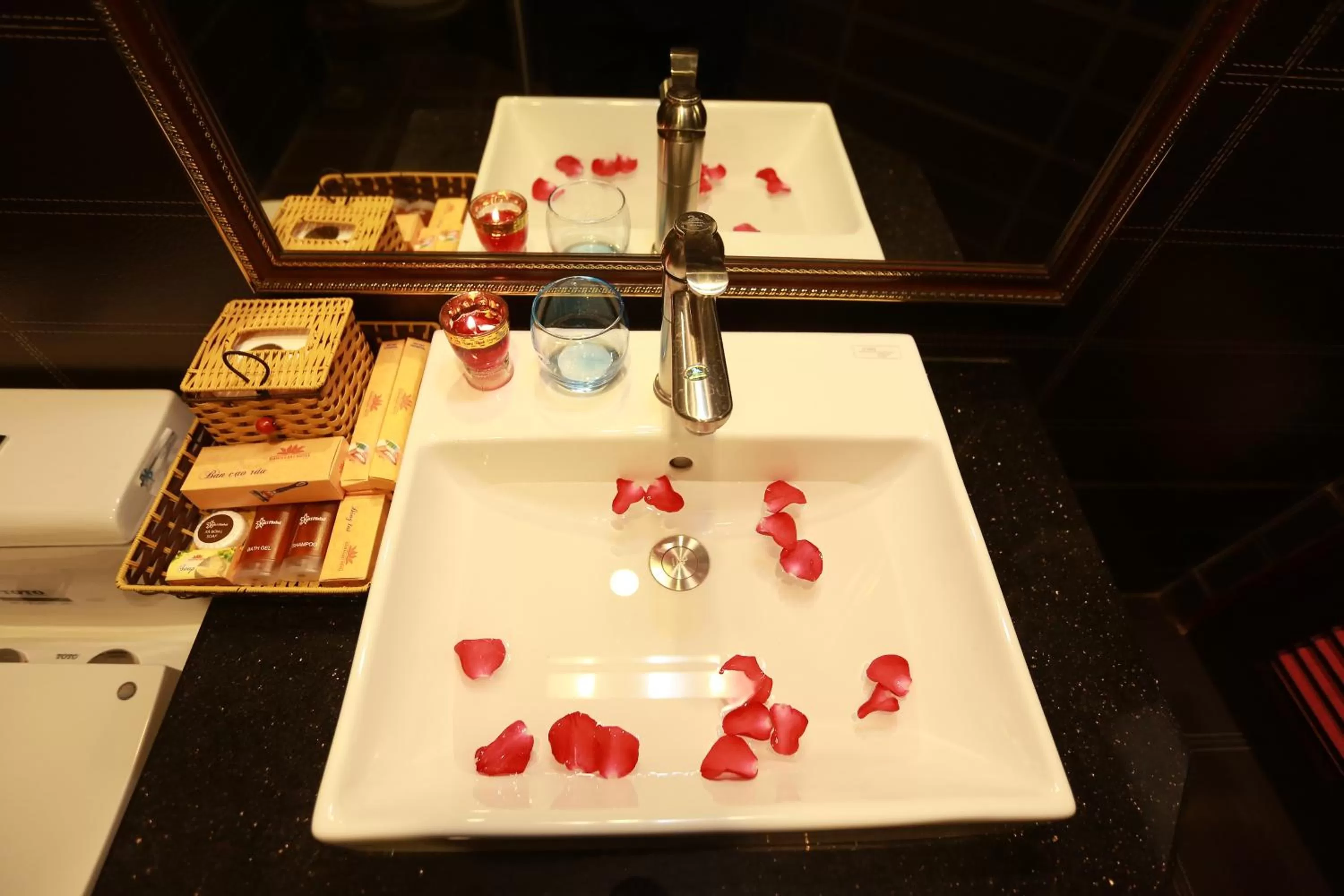 Bathroom in Kawasaki Hotel Cầu Giấy