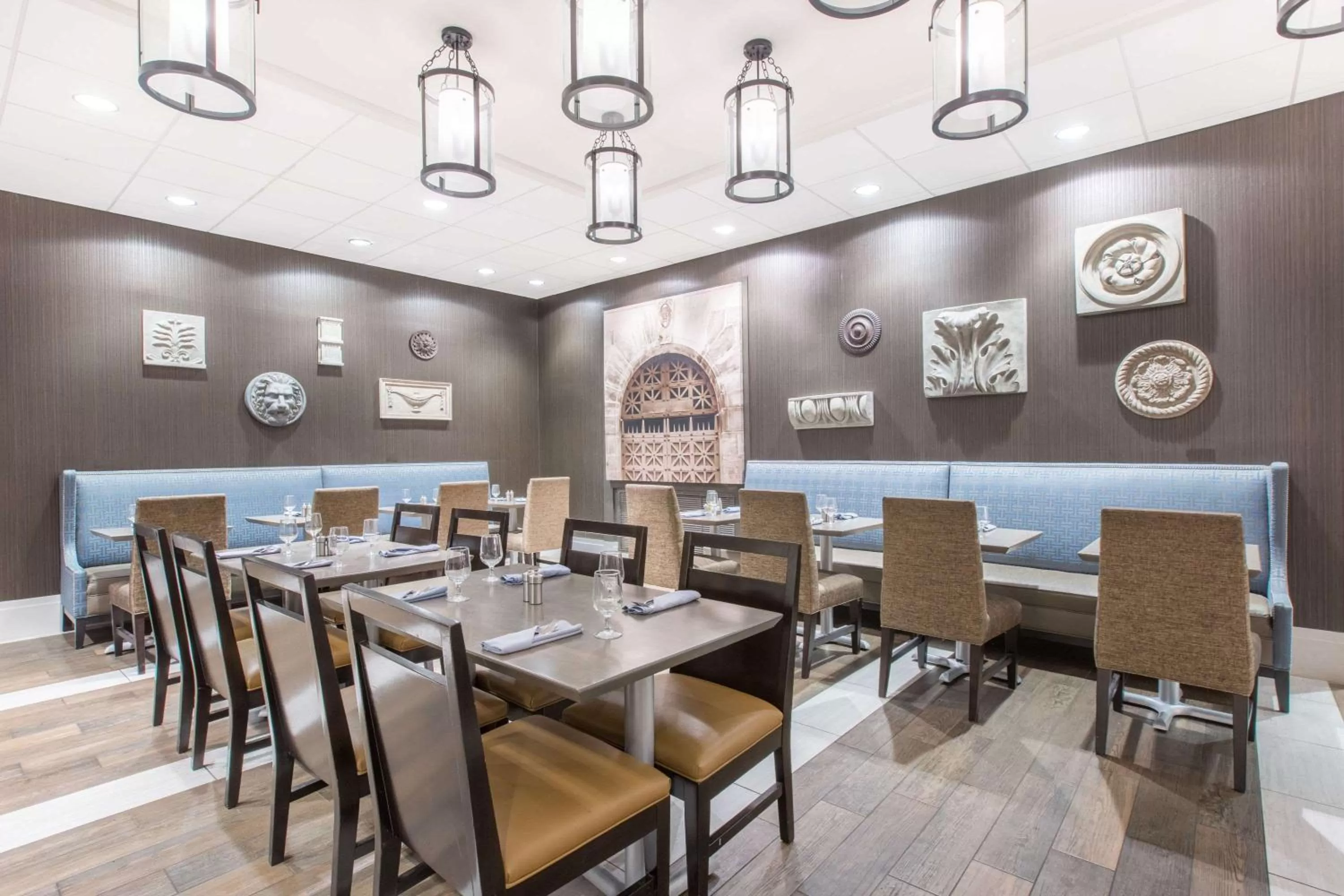 Restaurant/places to eat in Wyndham Philadelphia-Historic District