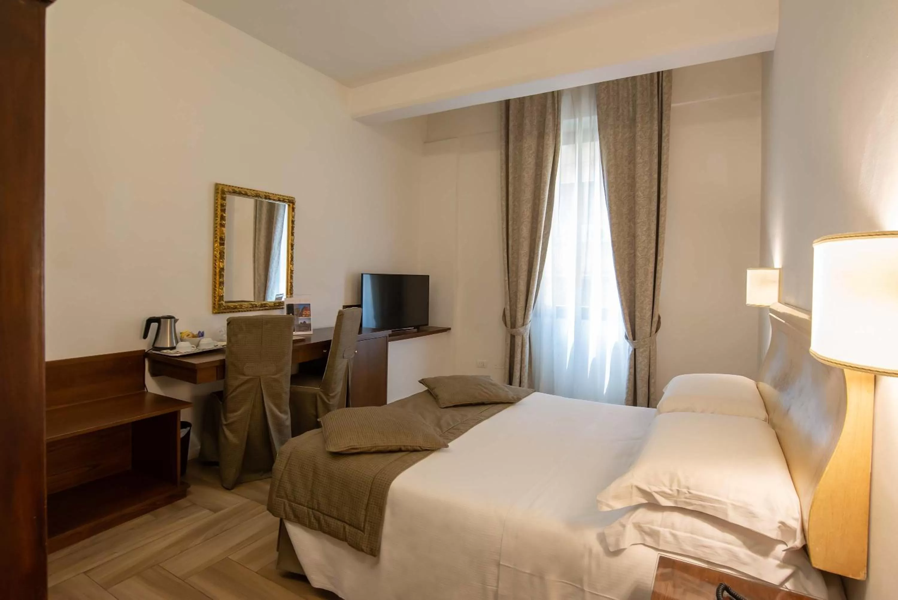 Bedroom, Bed in Hotel Machiavelli Palace