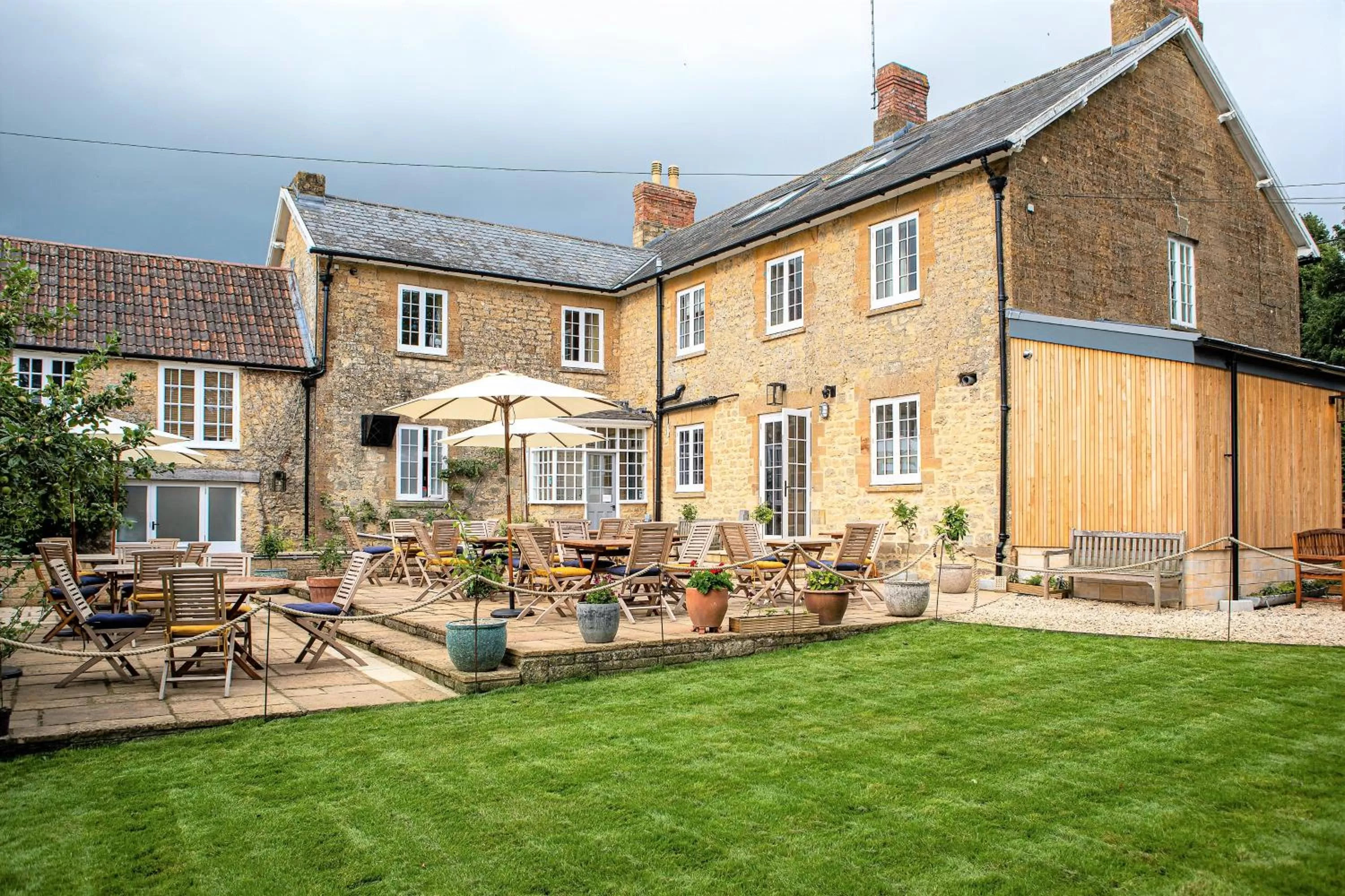 Property Building in The Queens Arms