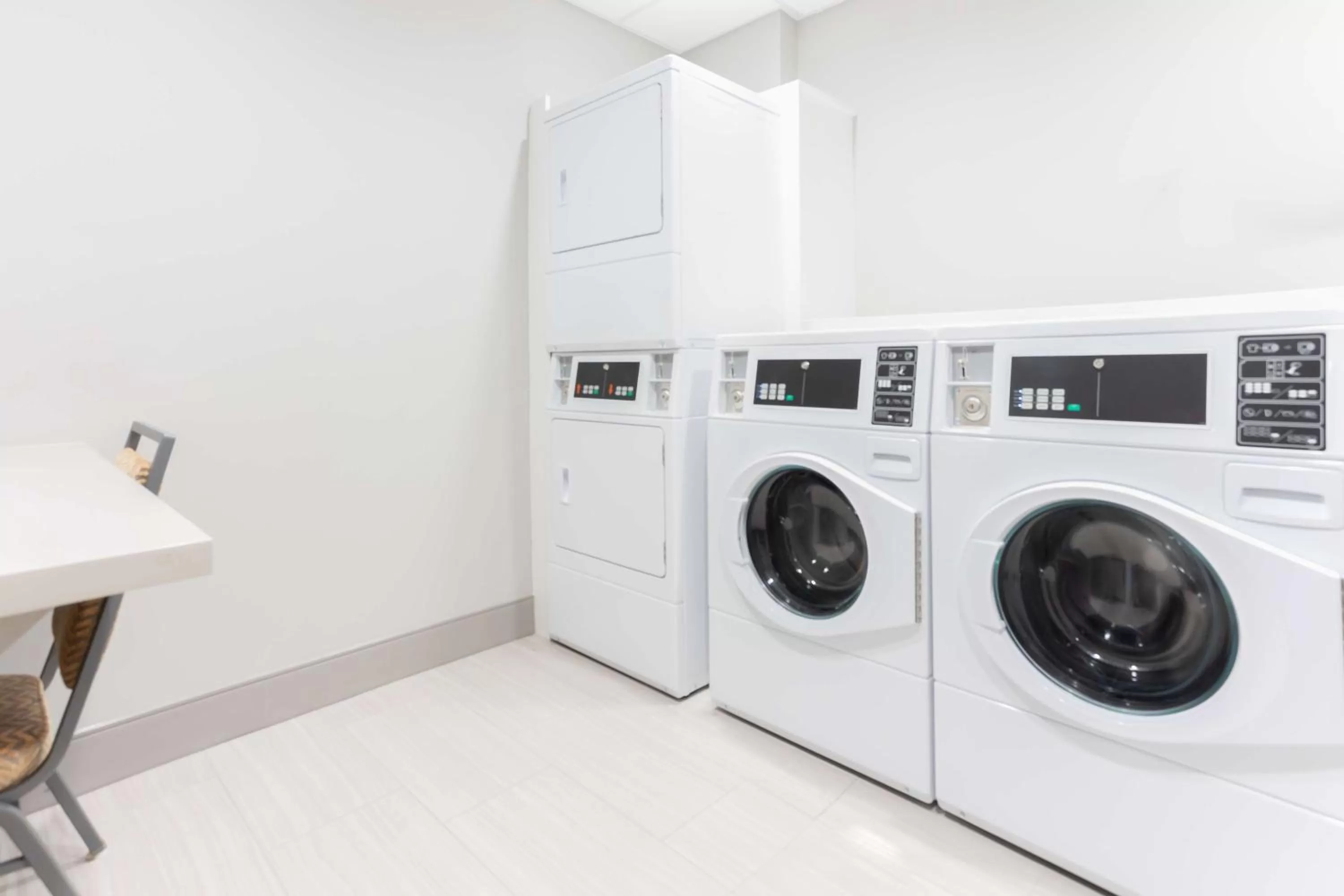 Property building in Hampton Inn & Suites Santa Rosa Sonoma Wine Country