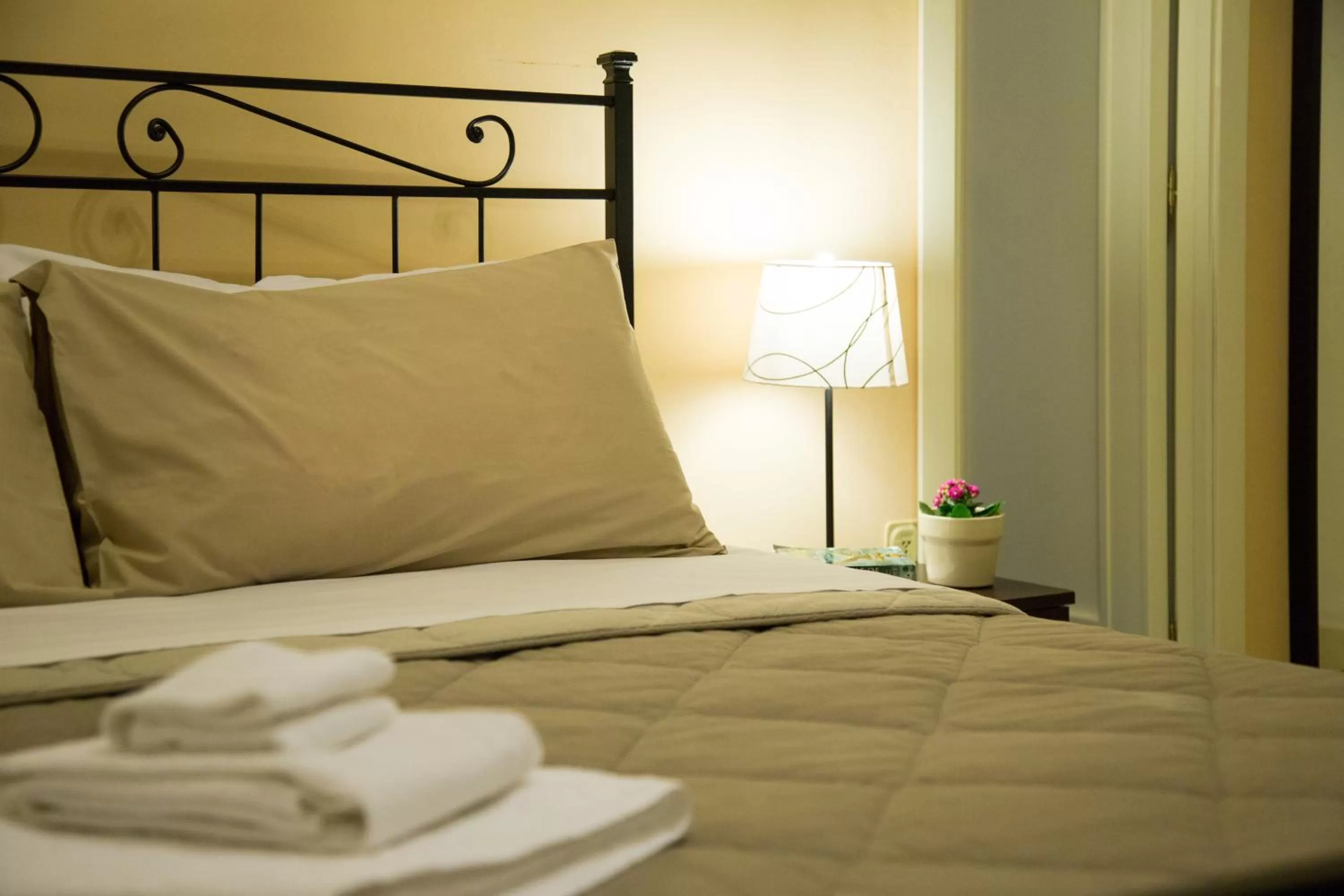 Bedroom, Bed in Catania Inn Rooms