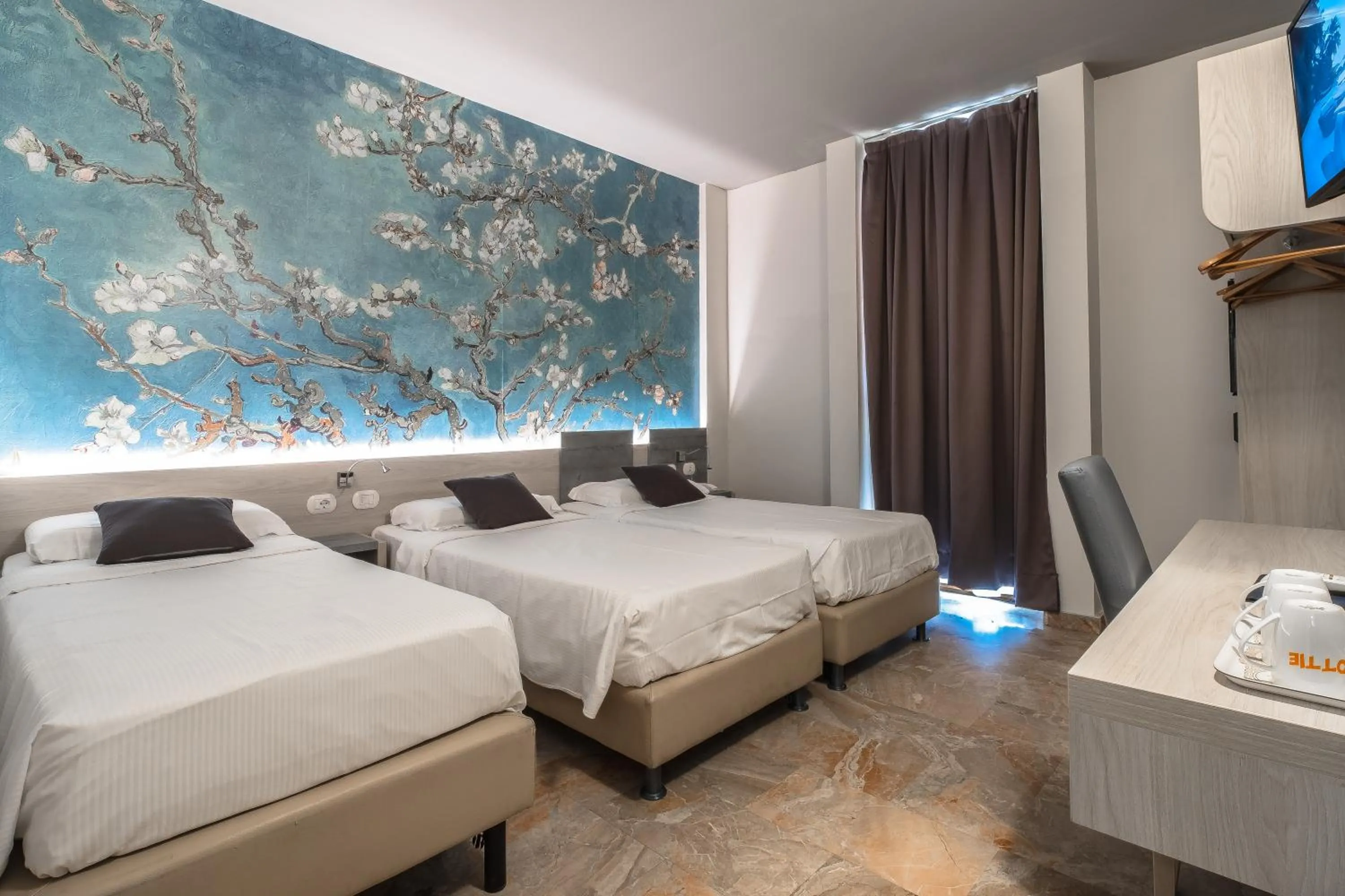 Photo of the whole room, Bed in Canova Hotel