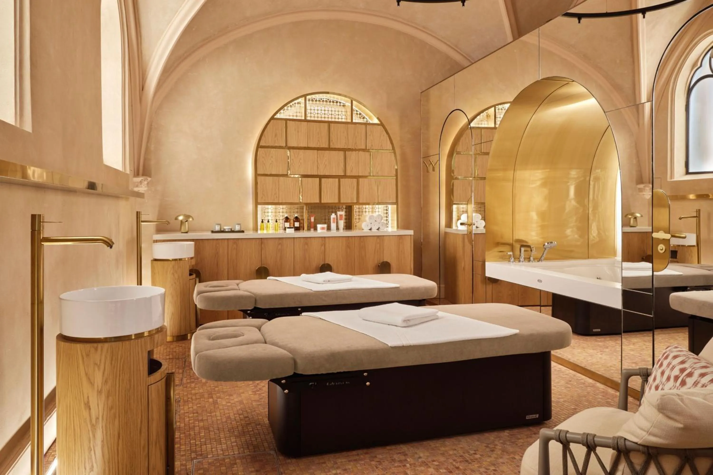 Spa and wellness centre/facilities, Bed in W Budapest