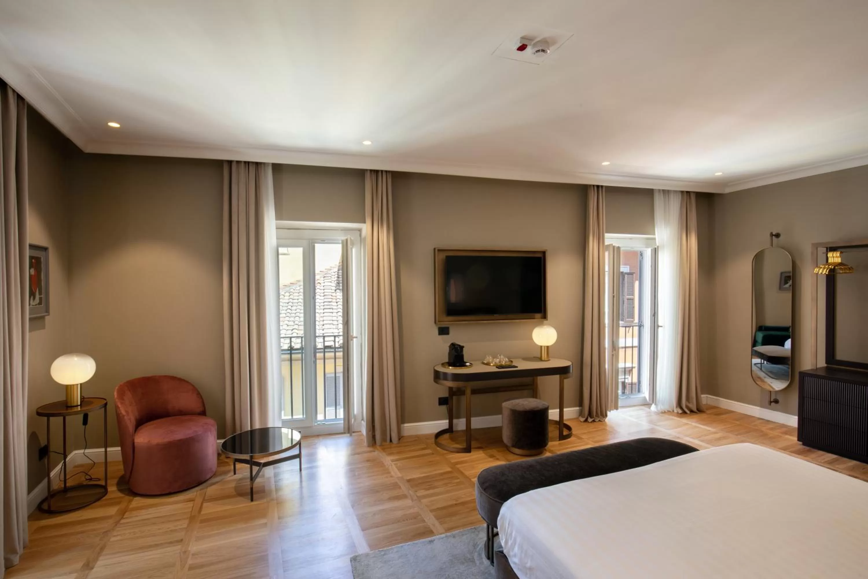 Junior Suite Separate Building in Condotti Boutique Hotel
