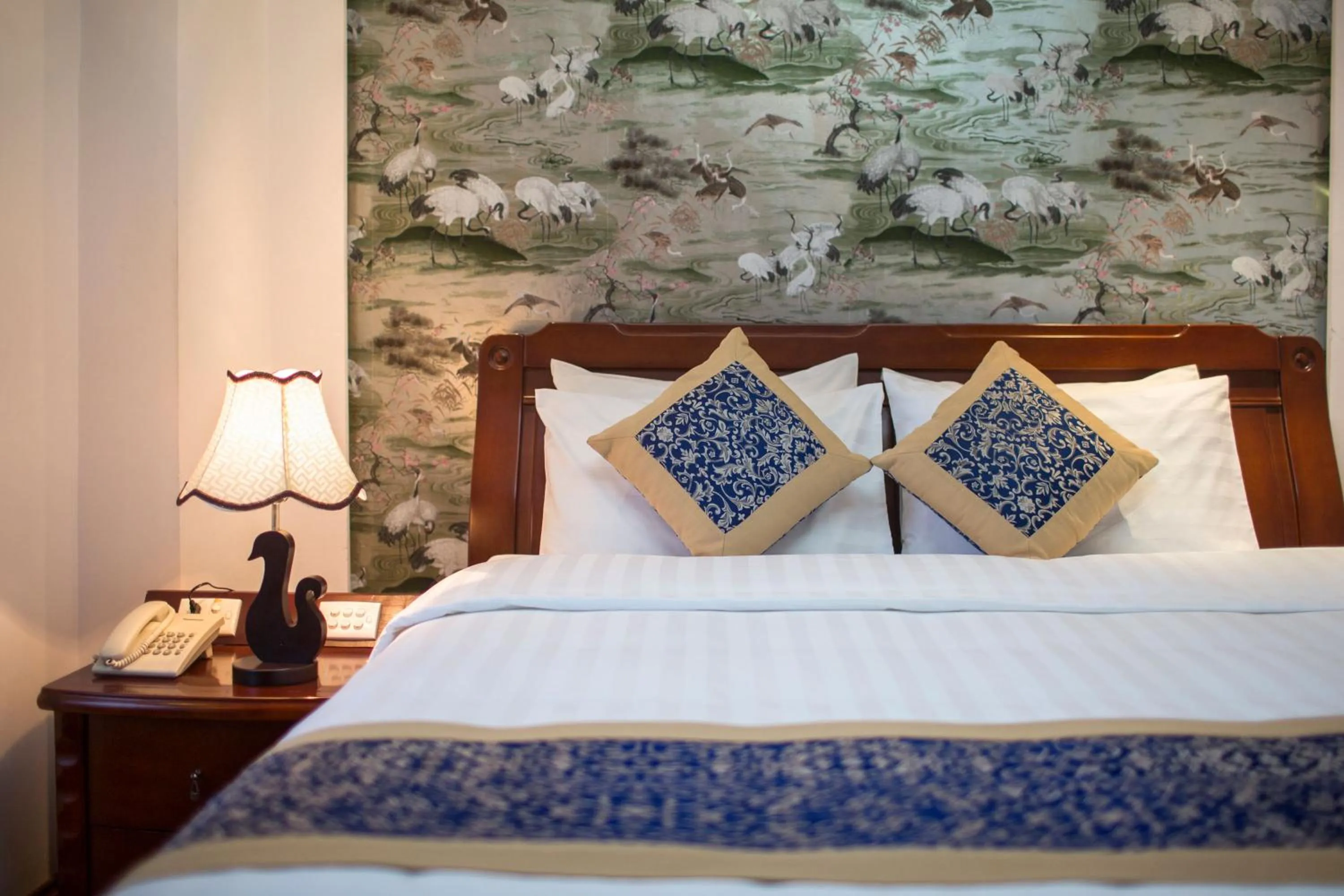 Photo of the whole room, Bed in Lakeside Palace Hotel