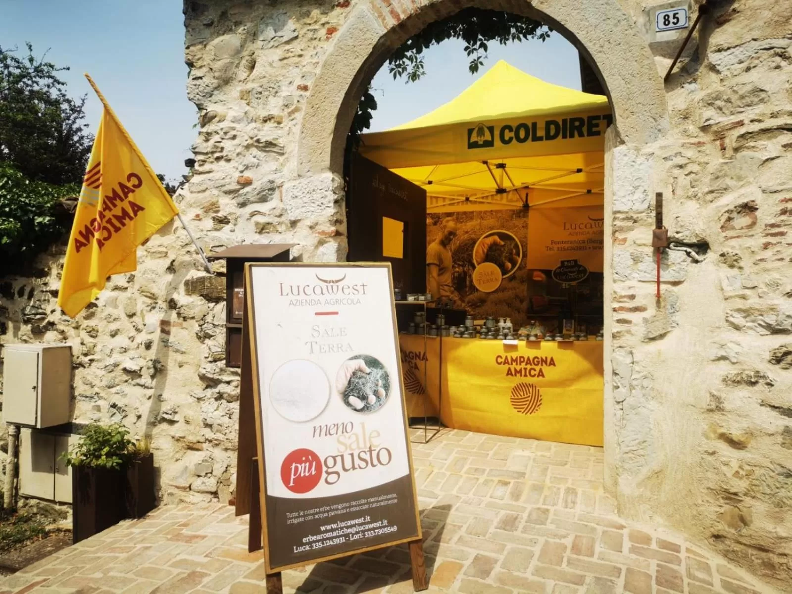 Property building in B&B con SPA il Castello di Lucawest