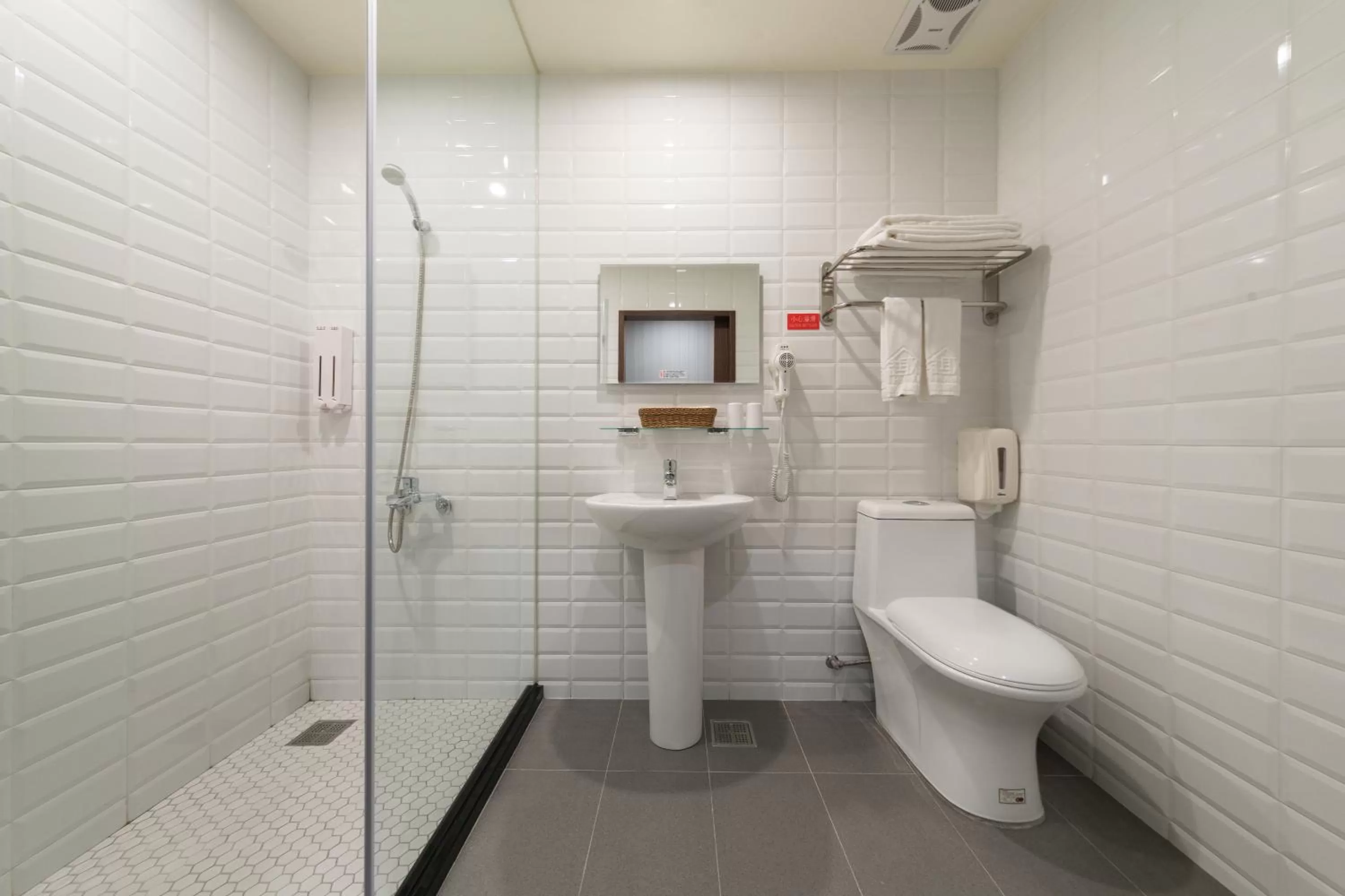 Shower in Skyone Hotel