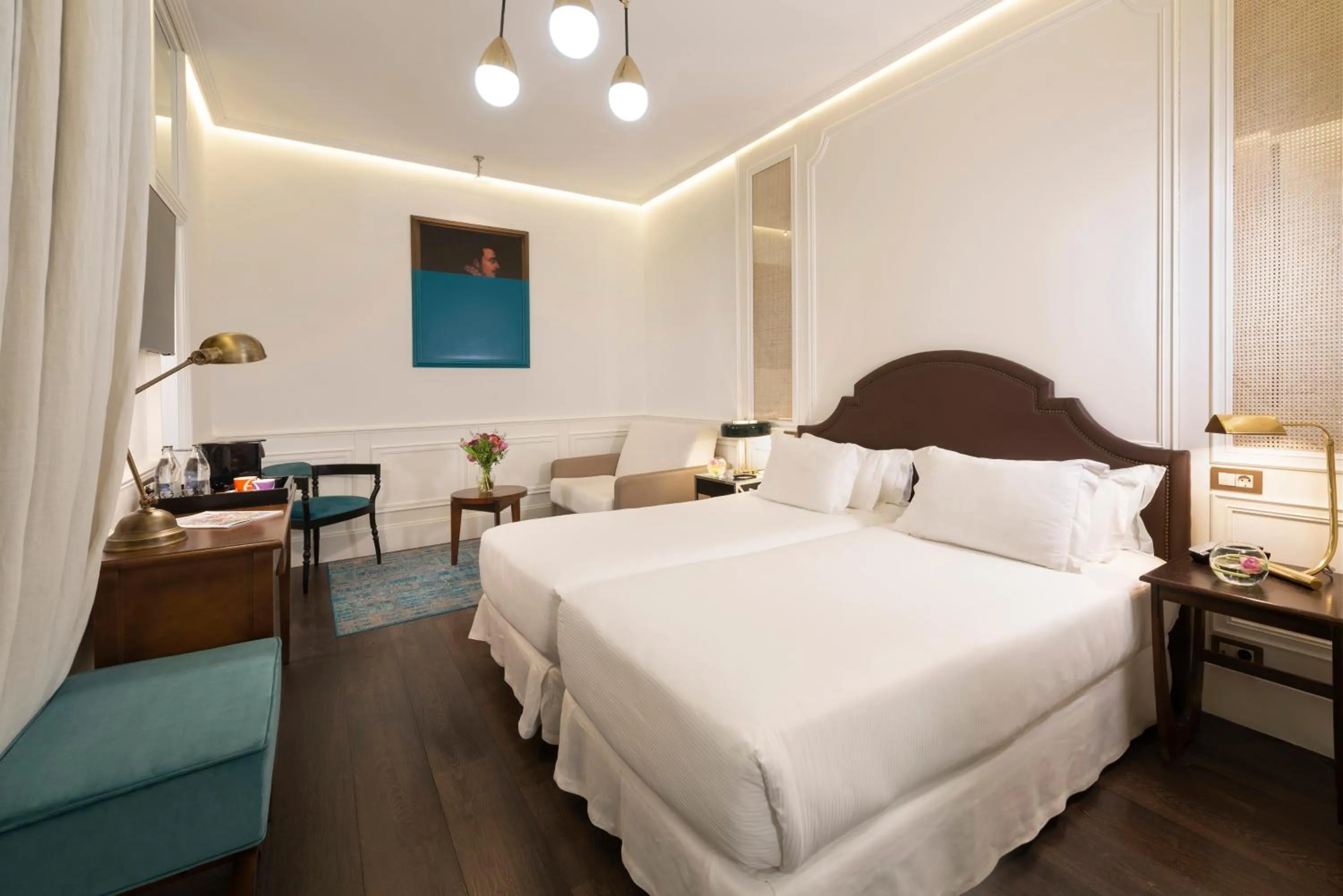 Bedroom, Bed in Boutique Hotel H10 Villa de la Reina