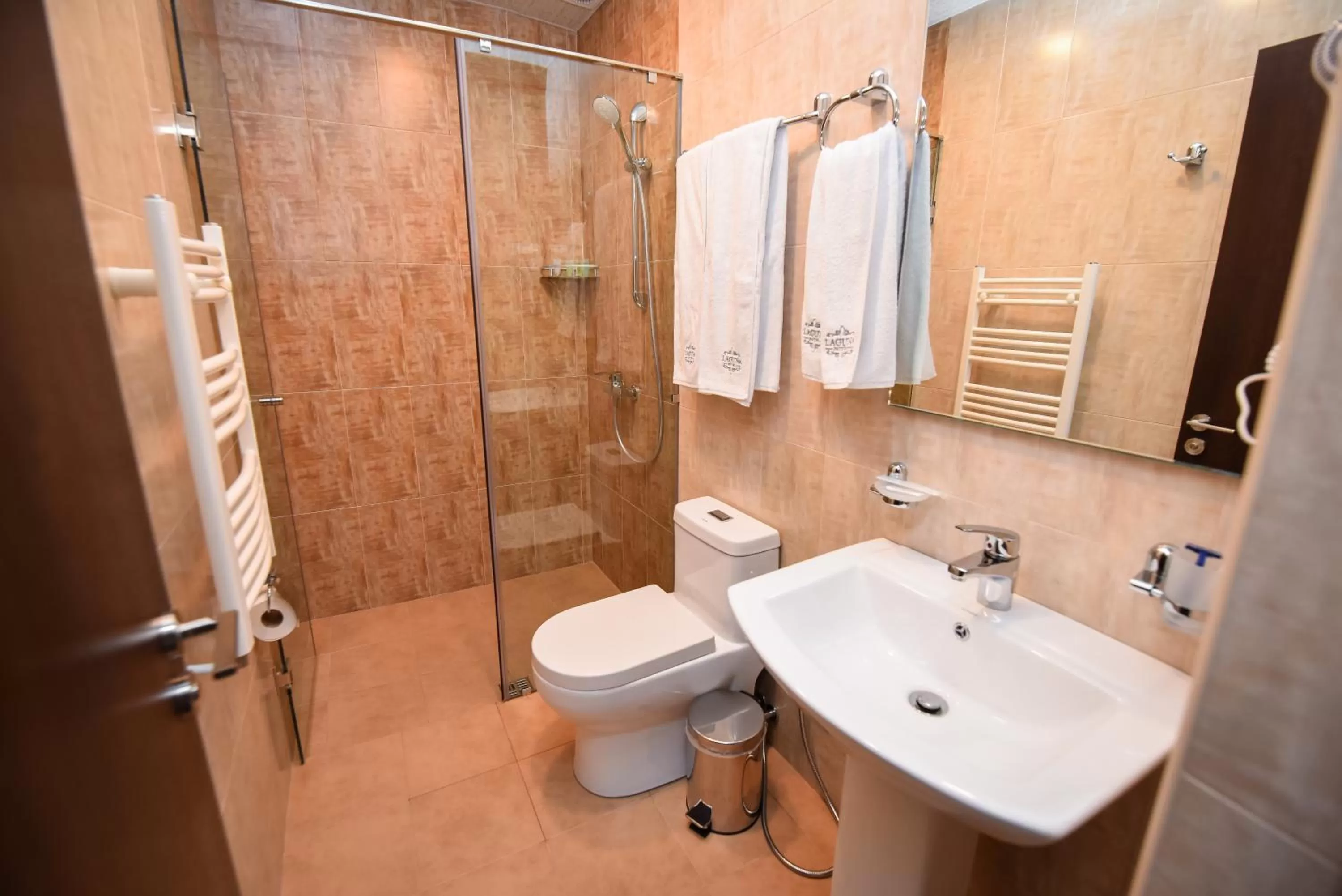 Shower in Laguna Hotel