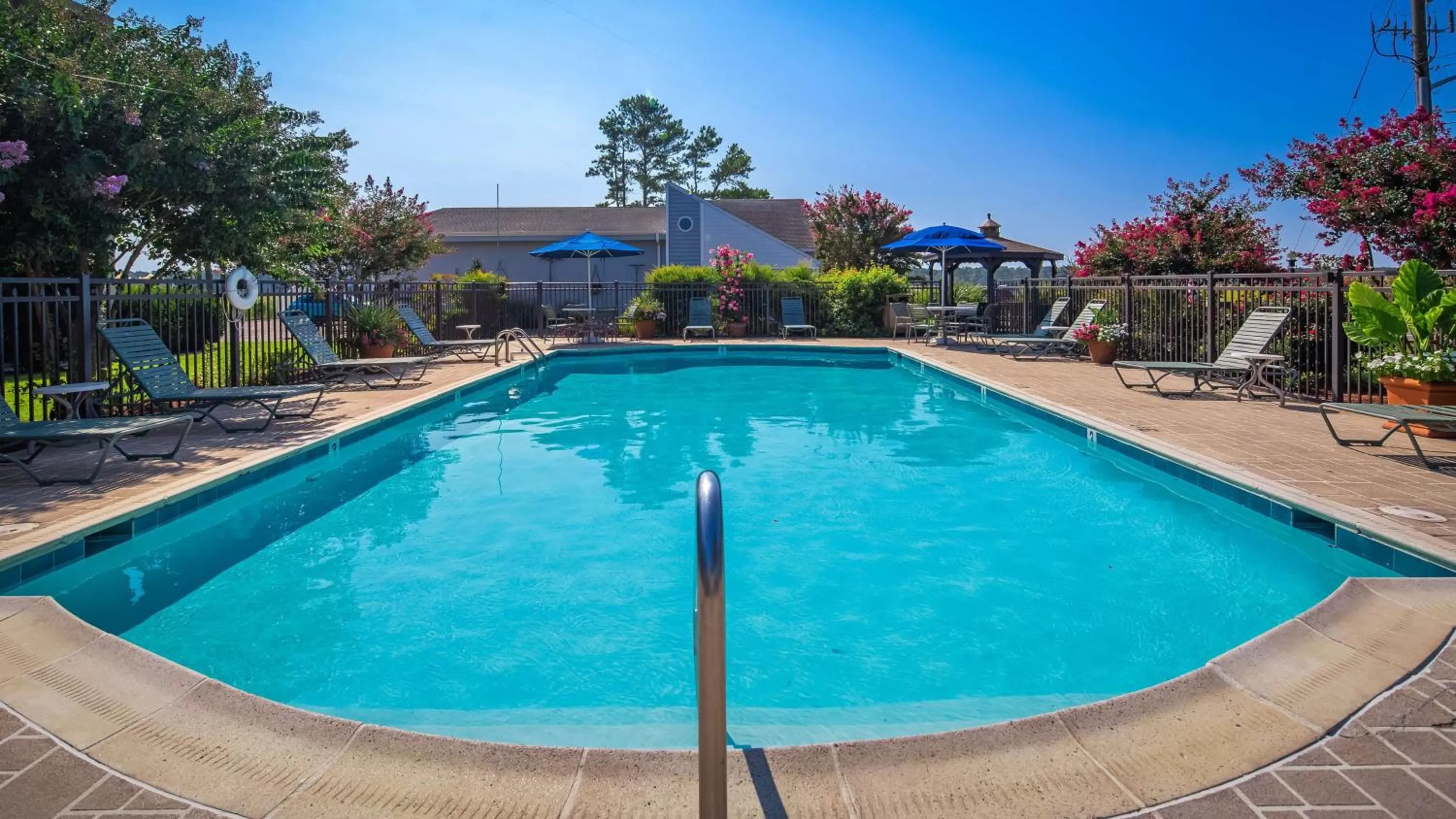 Pool view in Best Western Chincoteague Island