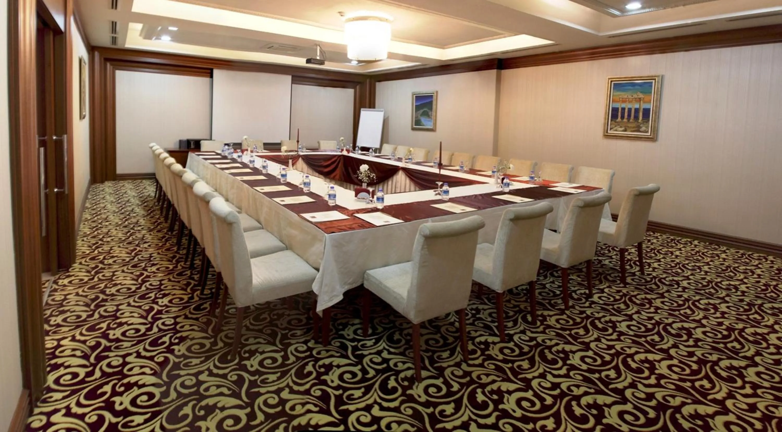 Business facilities in Tugcu Hotel Select