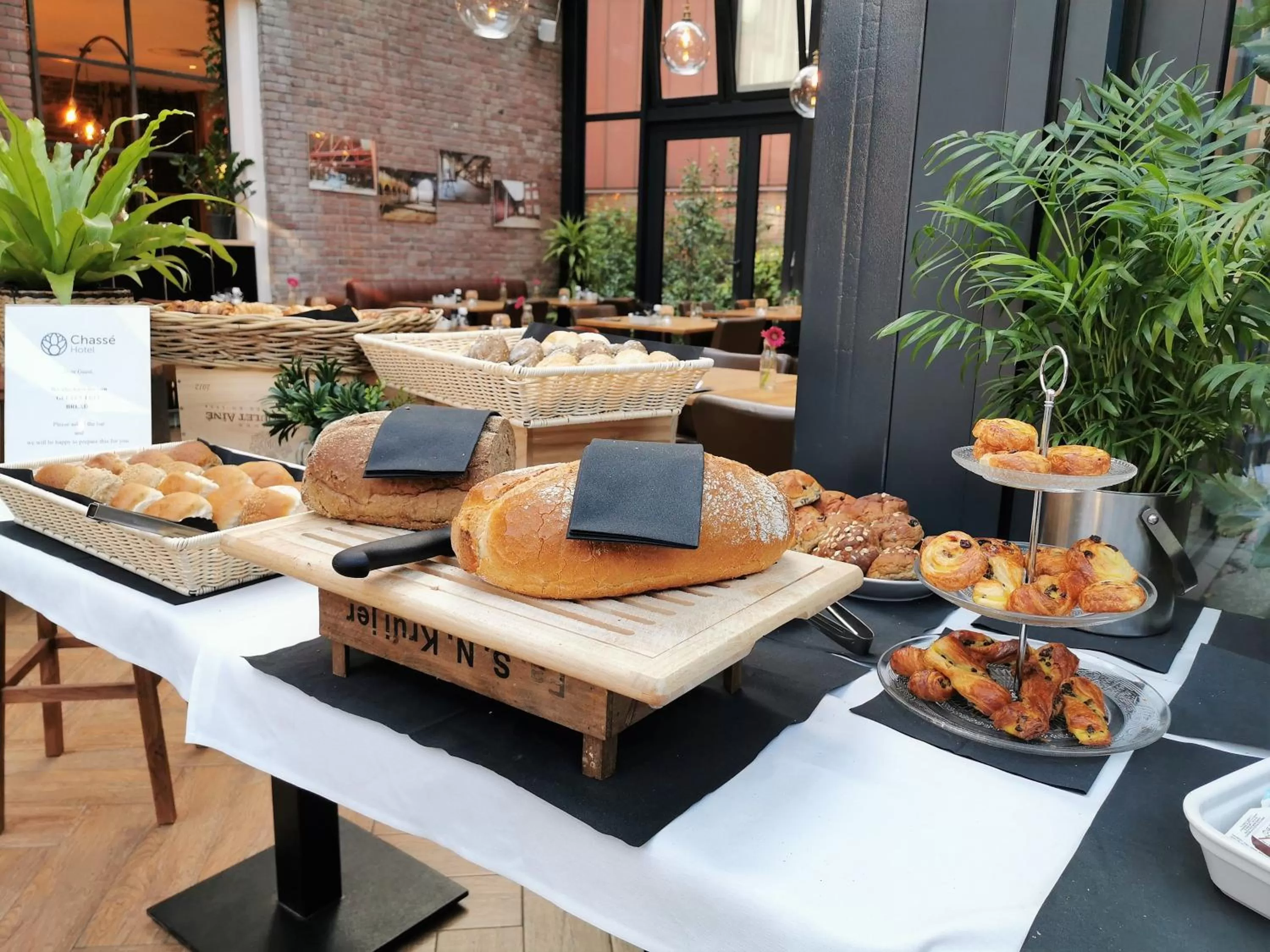 Breakfast in Chasse Boutique Hotel