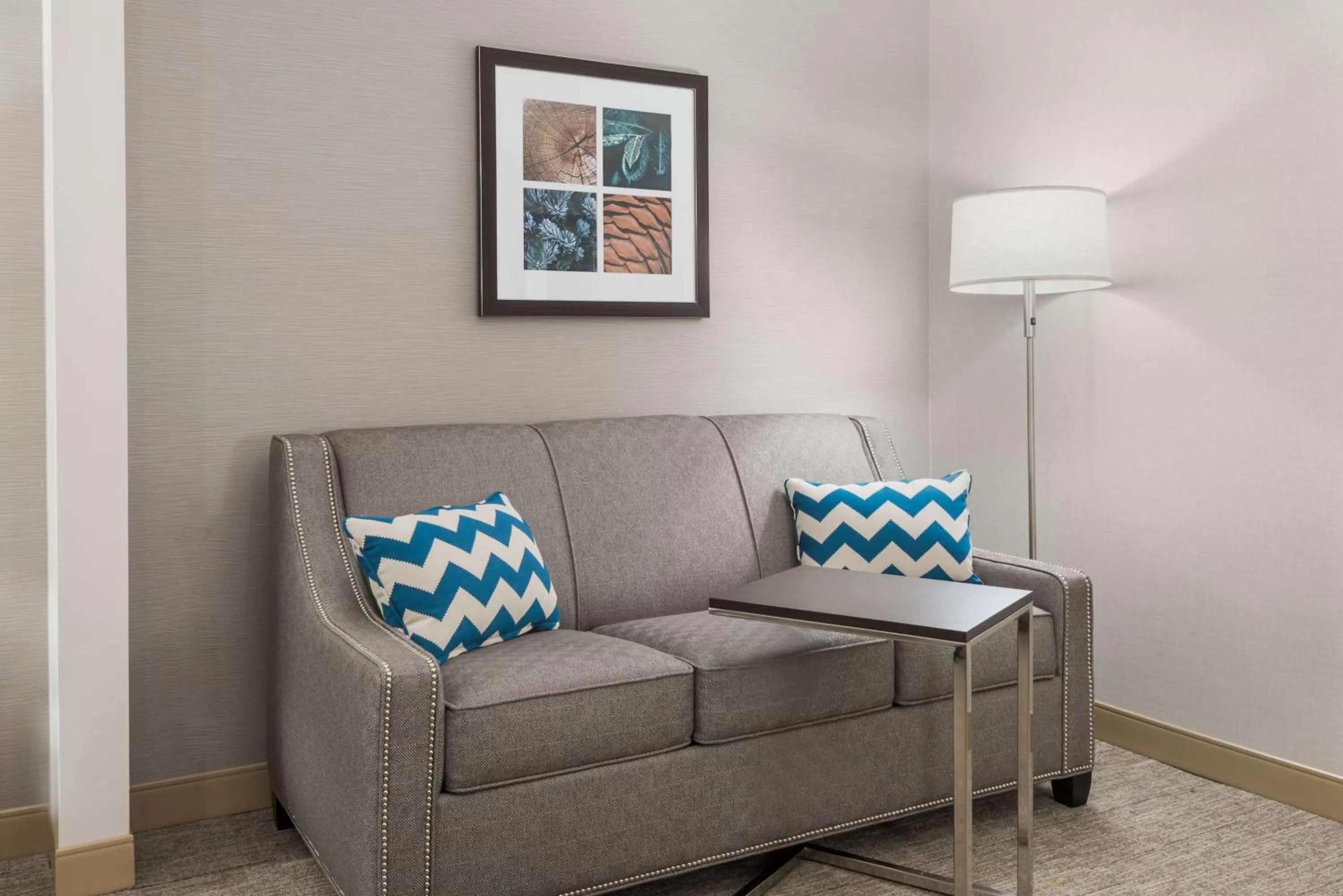 King Room - Hearing Access/Non-Smoking in Hampton Inn Boston Bedford Burlington