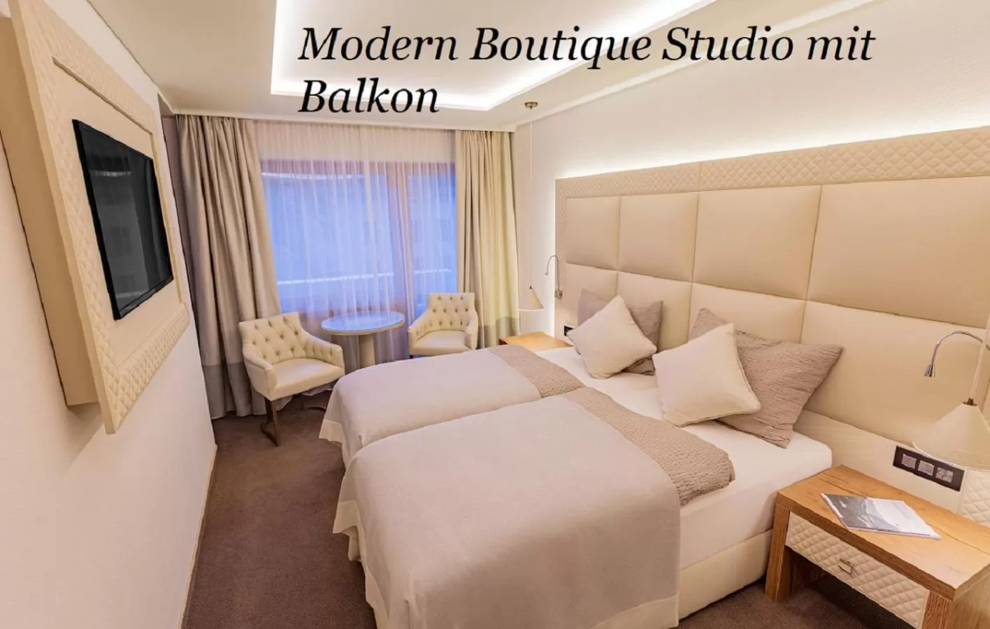 Skiing, Bed in Hotel Arte