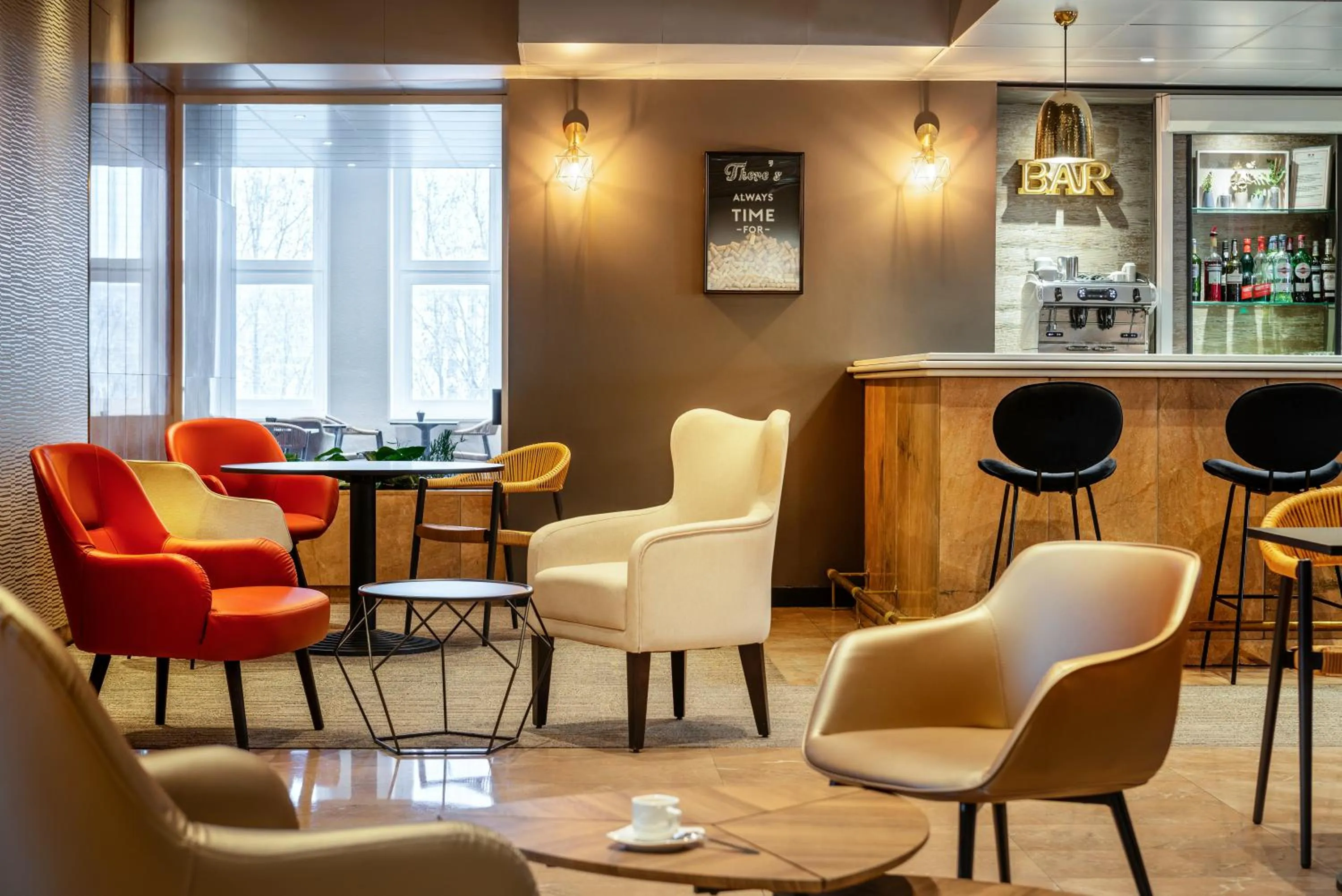 Restaurant/places to eat in ibis Paris porte de Bercy