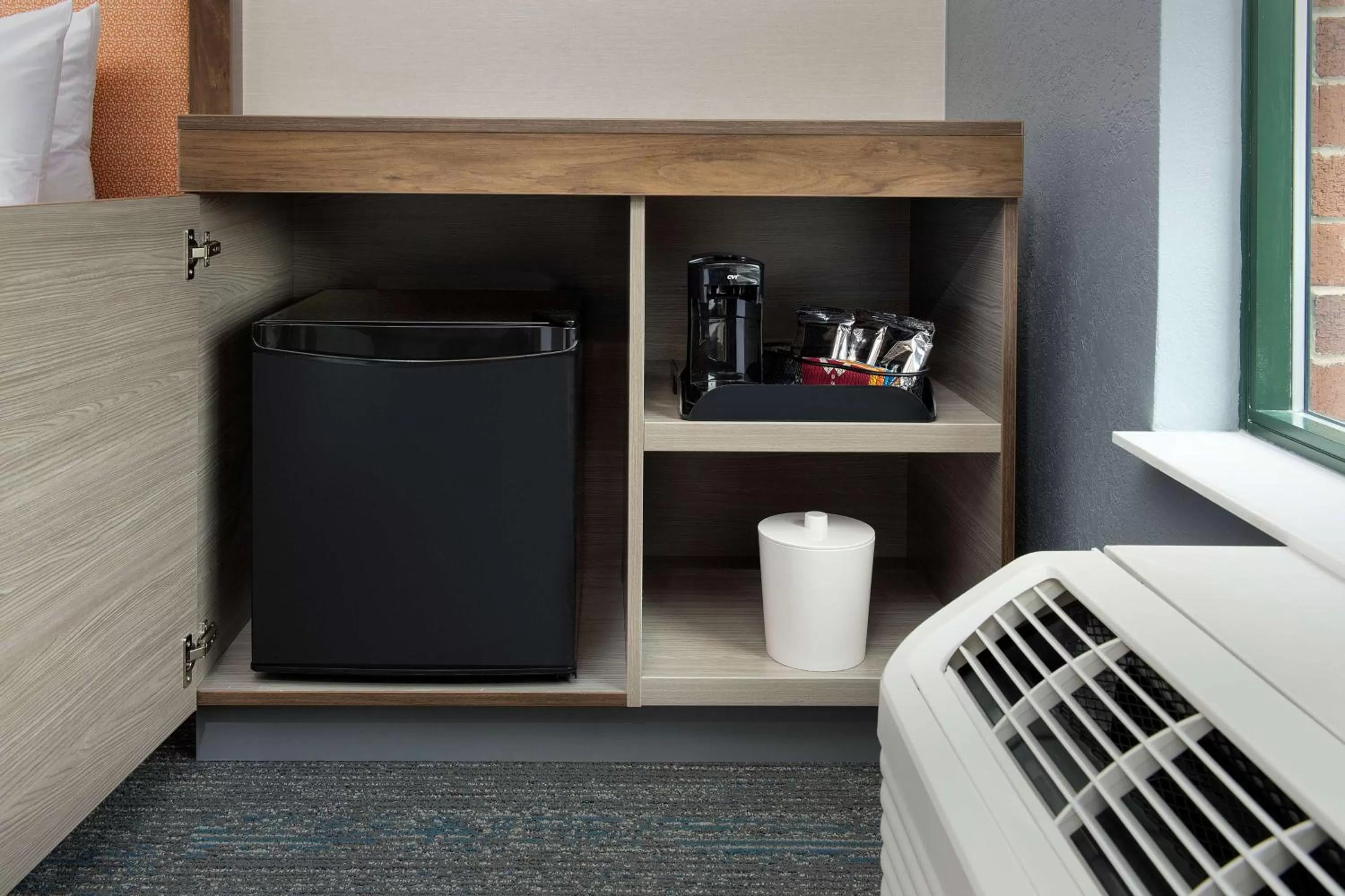 Photo of the whole room in Hampton Inn Baltimore-Downtown-Convention Center