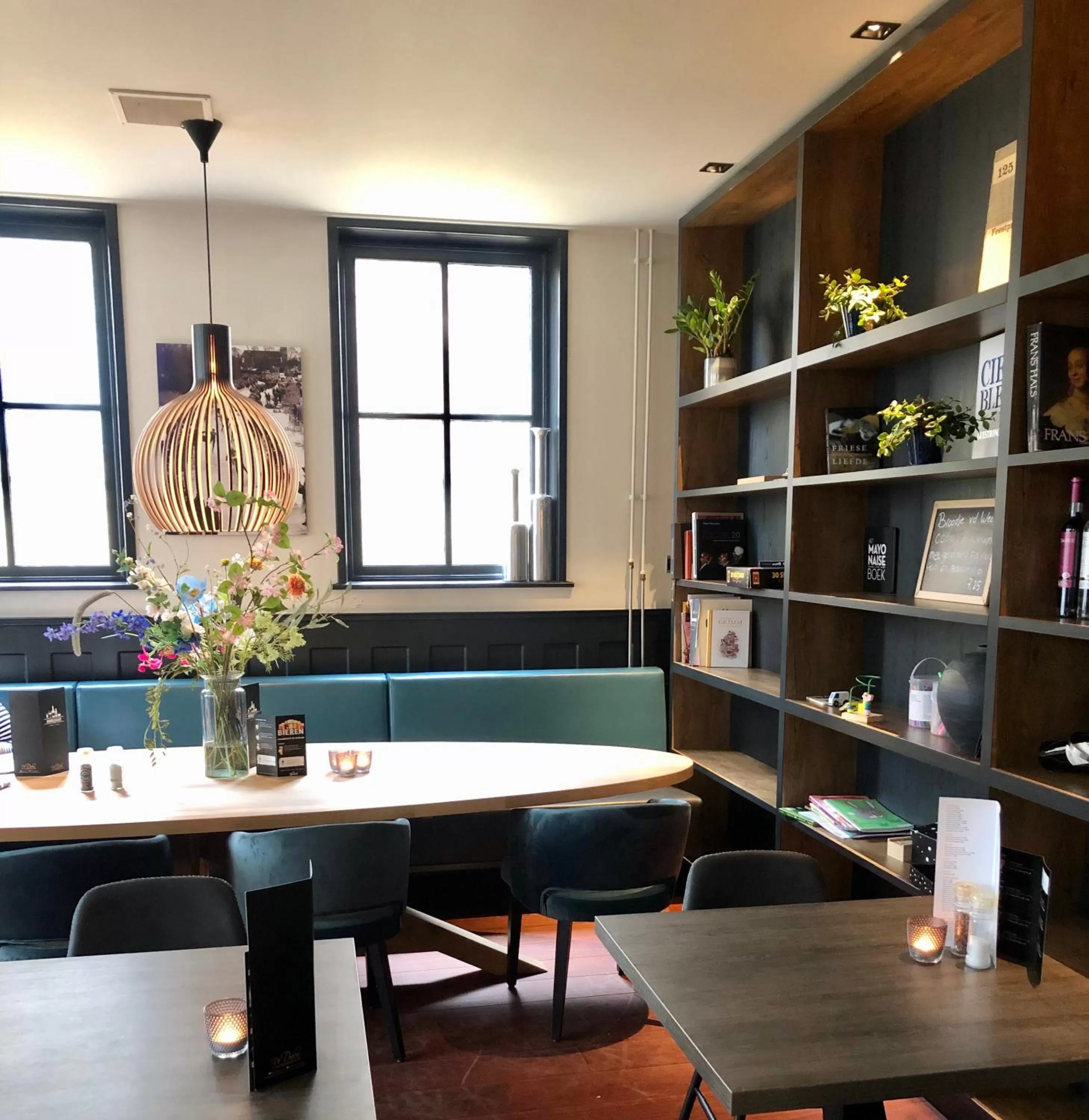 Restaurant/places to eat, Dining Area in Hotel Grandcafe De Doelen