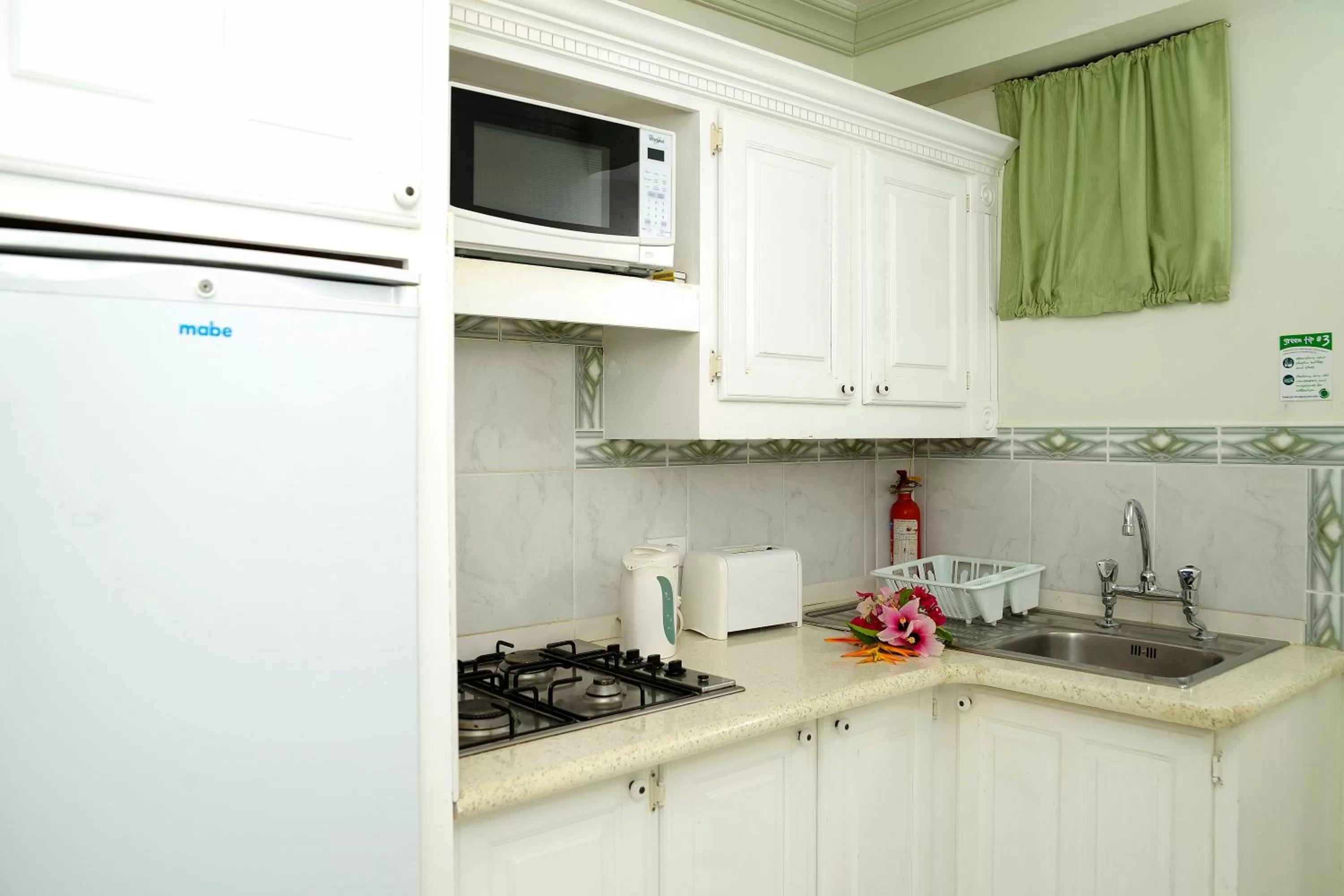 Kitchen or kitchenette in Dover Beach Hotel